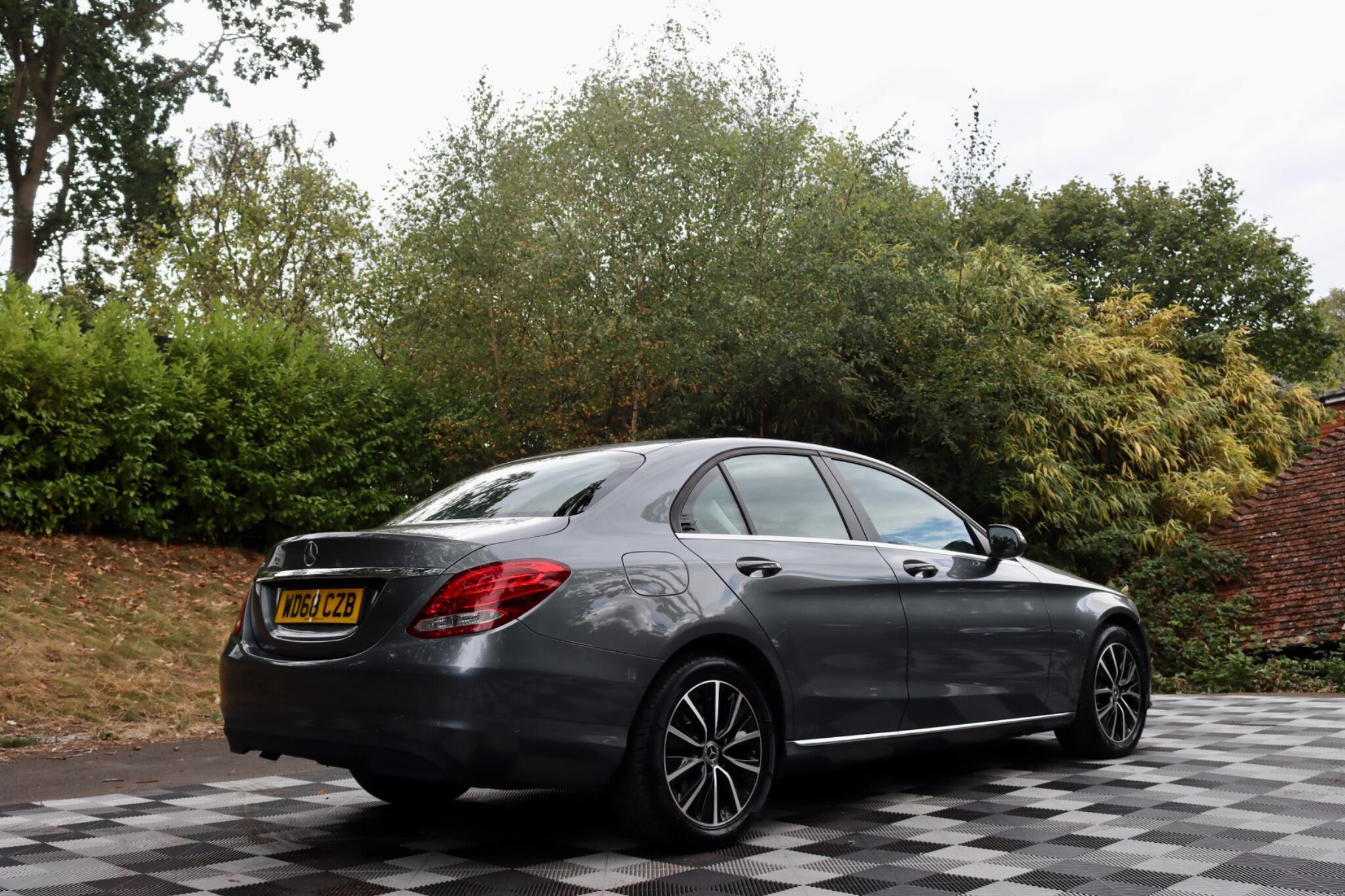 Mercedes-Benz C Class view 23