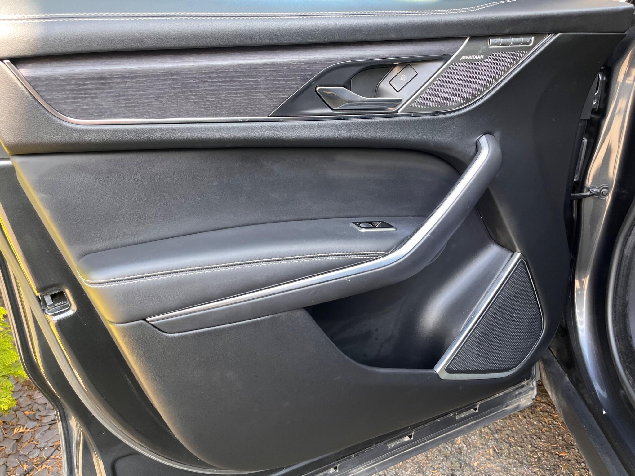 Jaguar F-Pace view 34