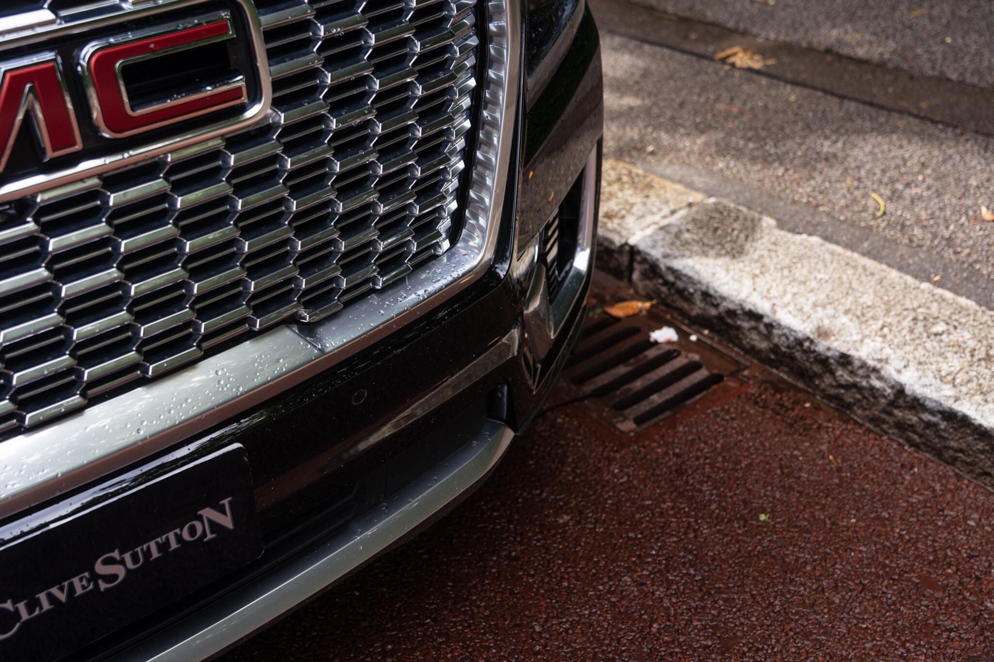 GMC Yukon view 17