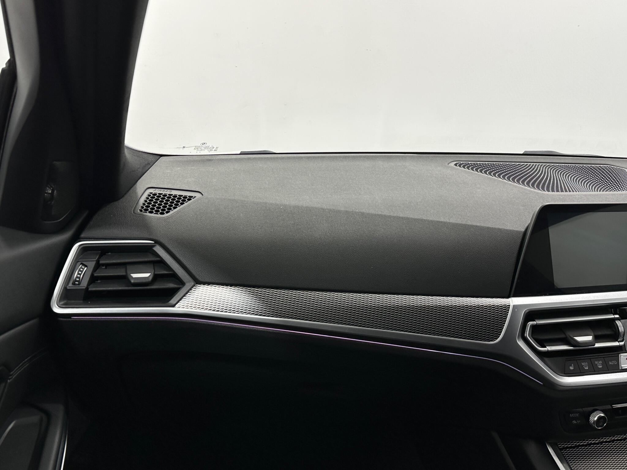 BMW 3 Series view 30