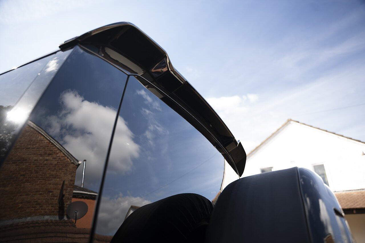 Land Rover Defender view 18