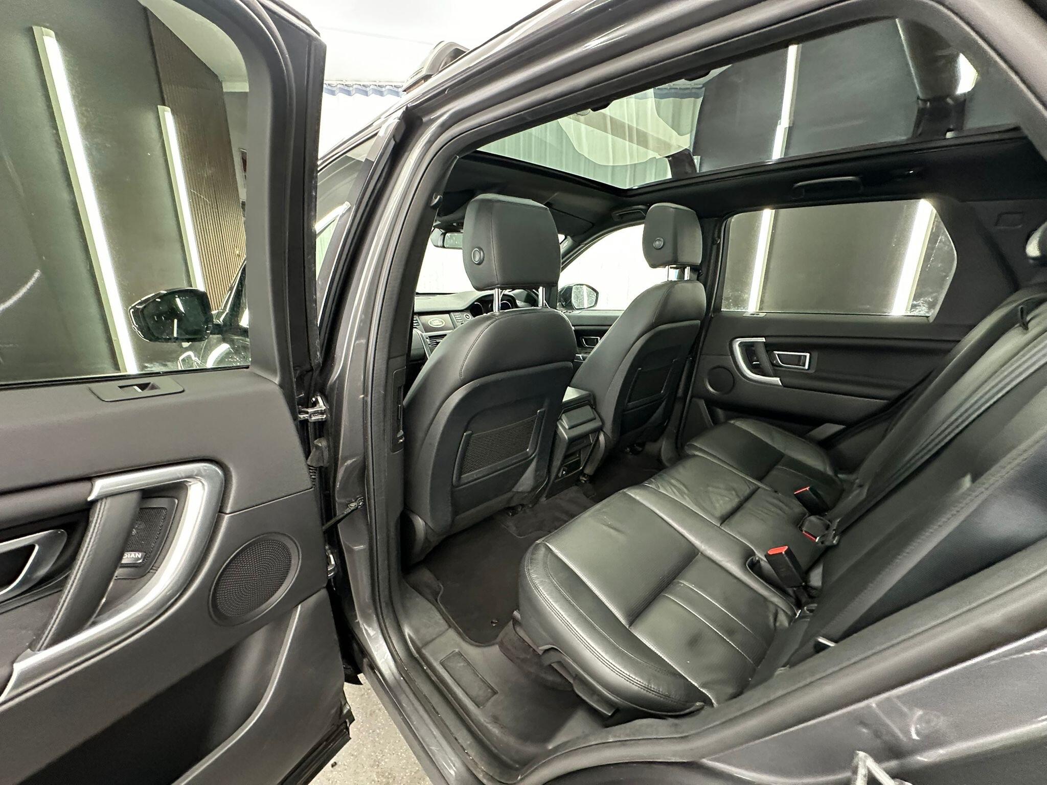 Land Rover Discovery Sport view 26