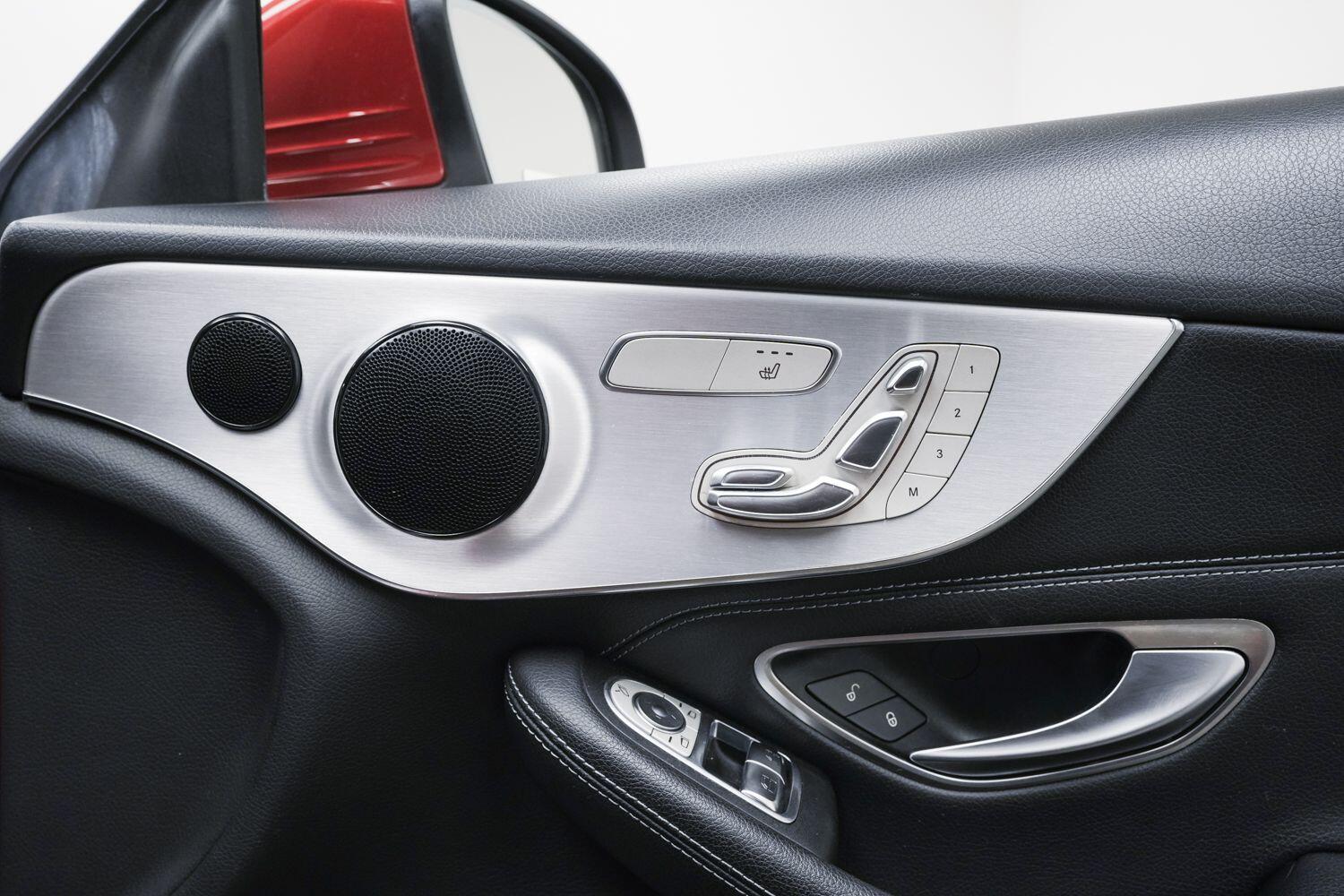 Mercedes-Benz C Class view 13