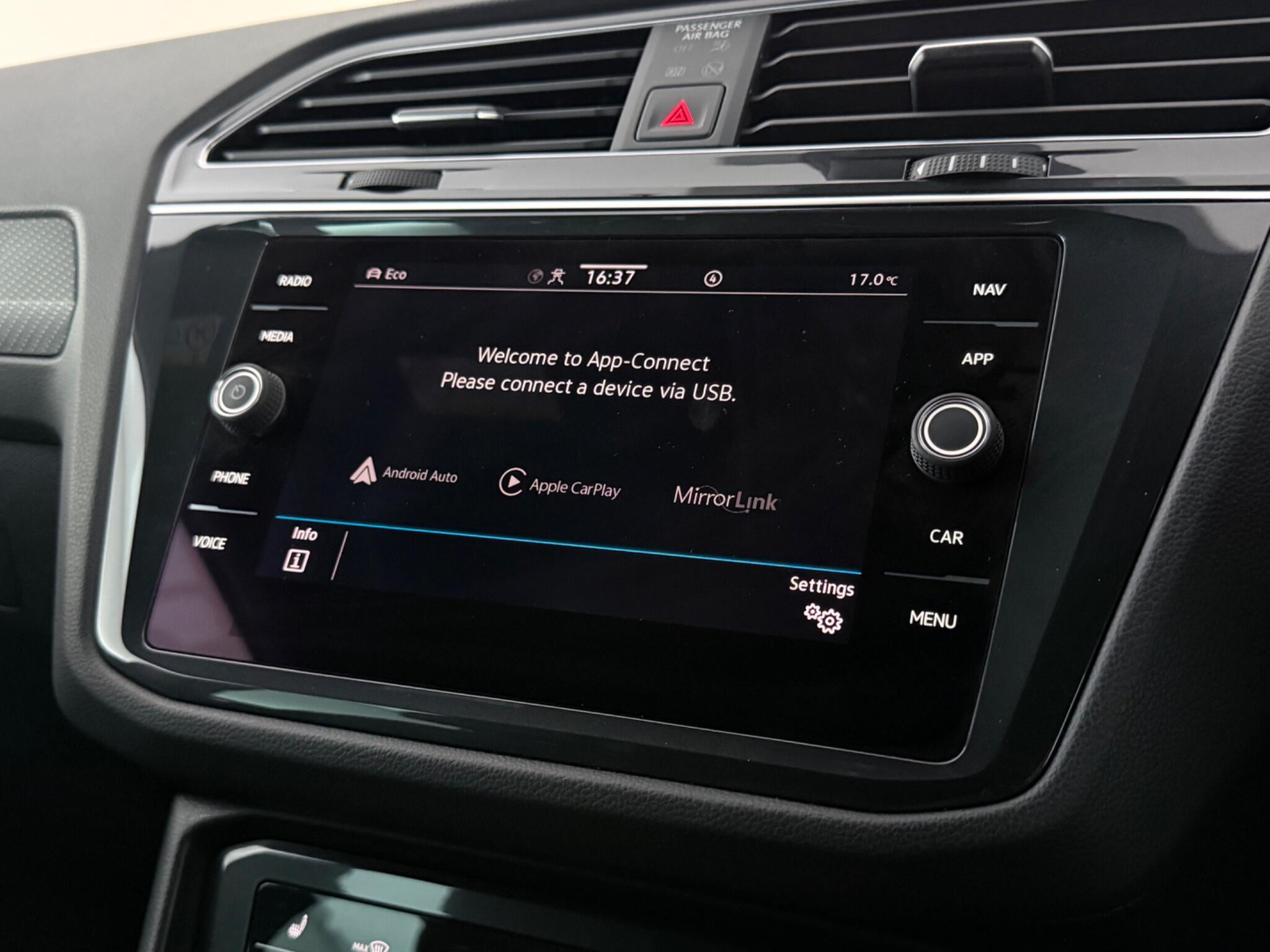 Volkswagen Tiguan view 19