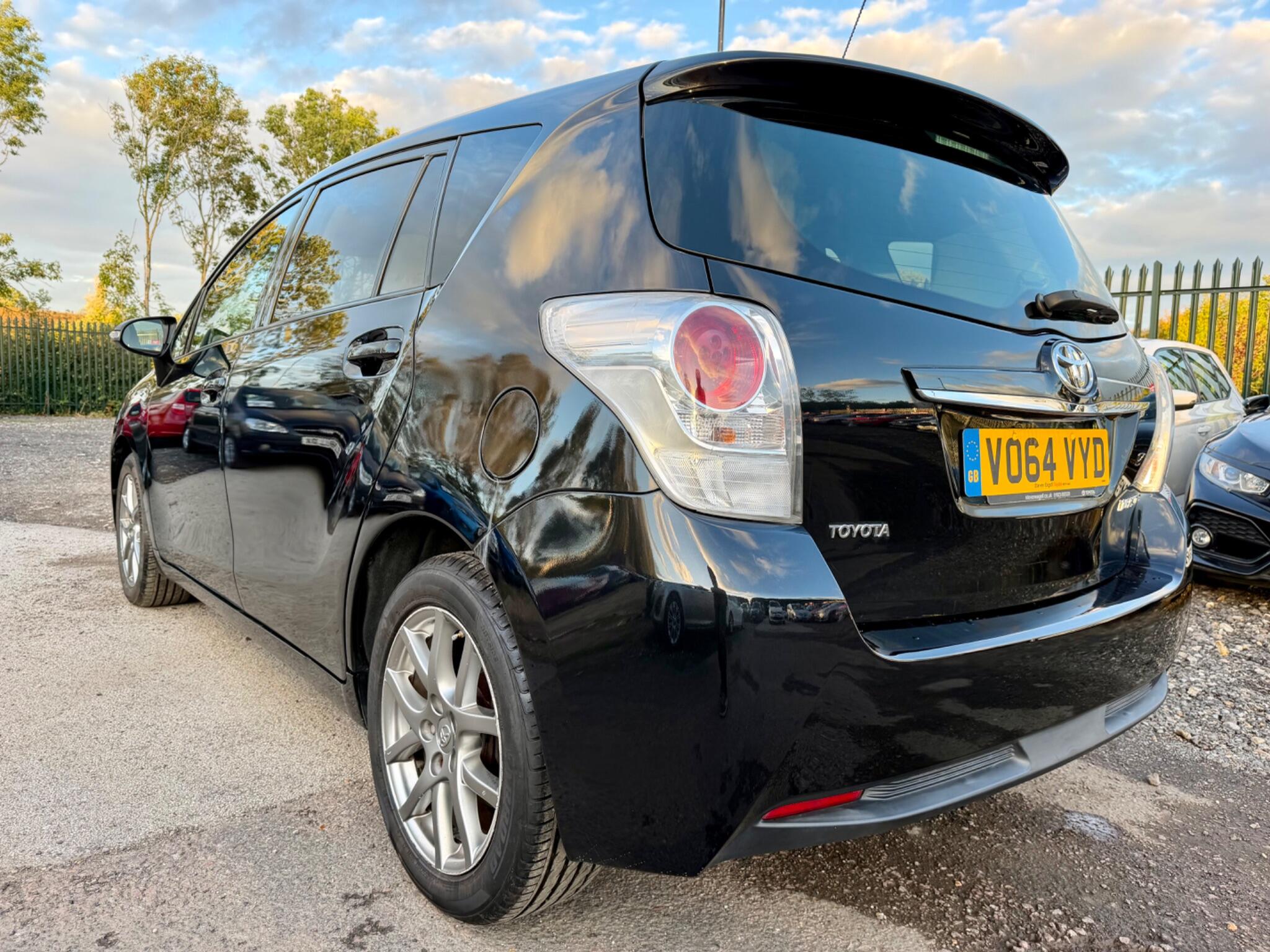 Toyota Verso view 12