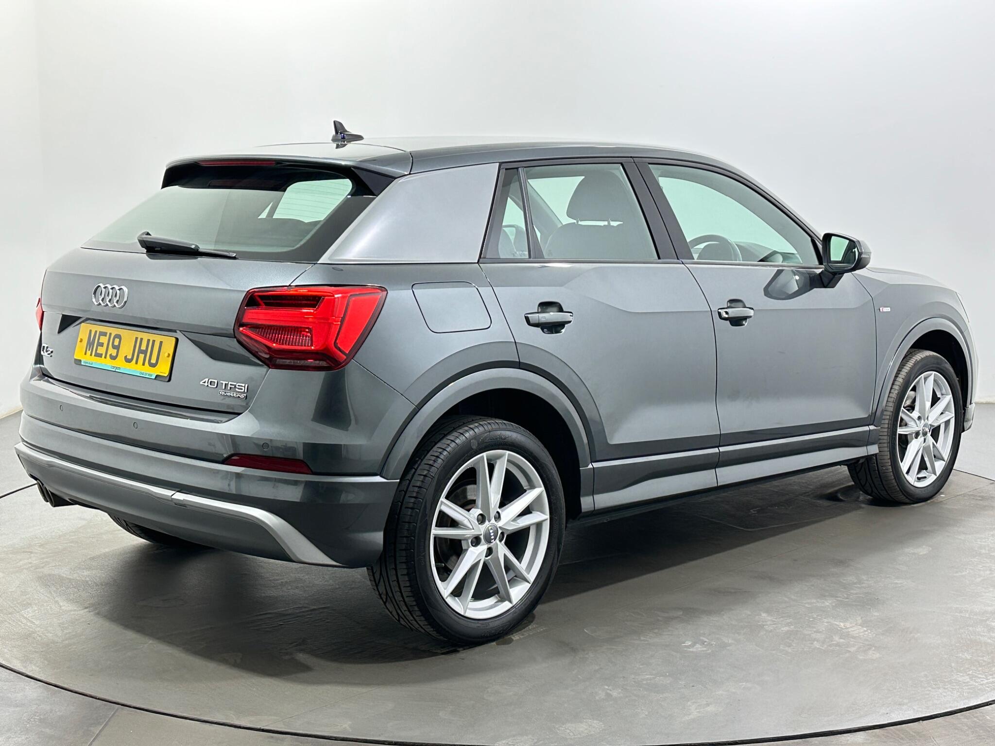 Audi Q2 view 8