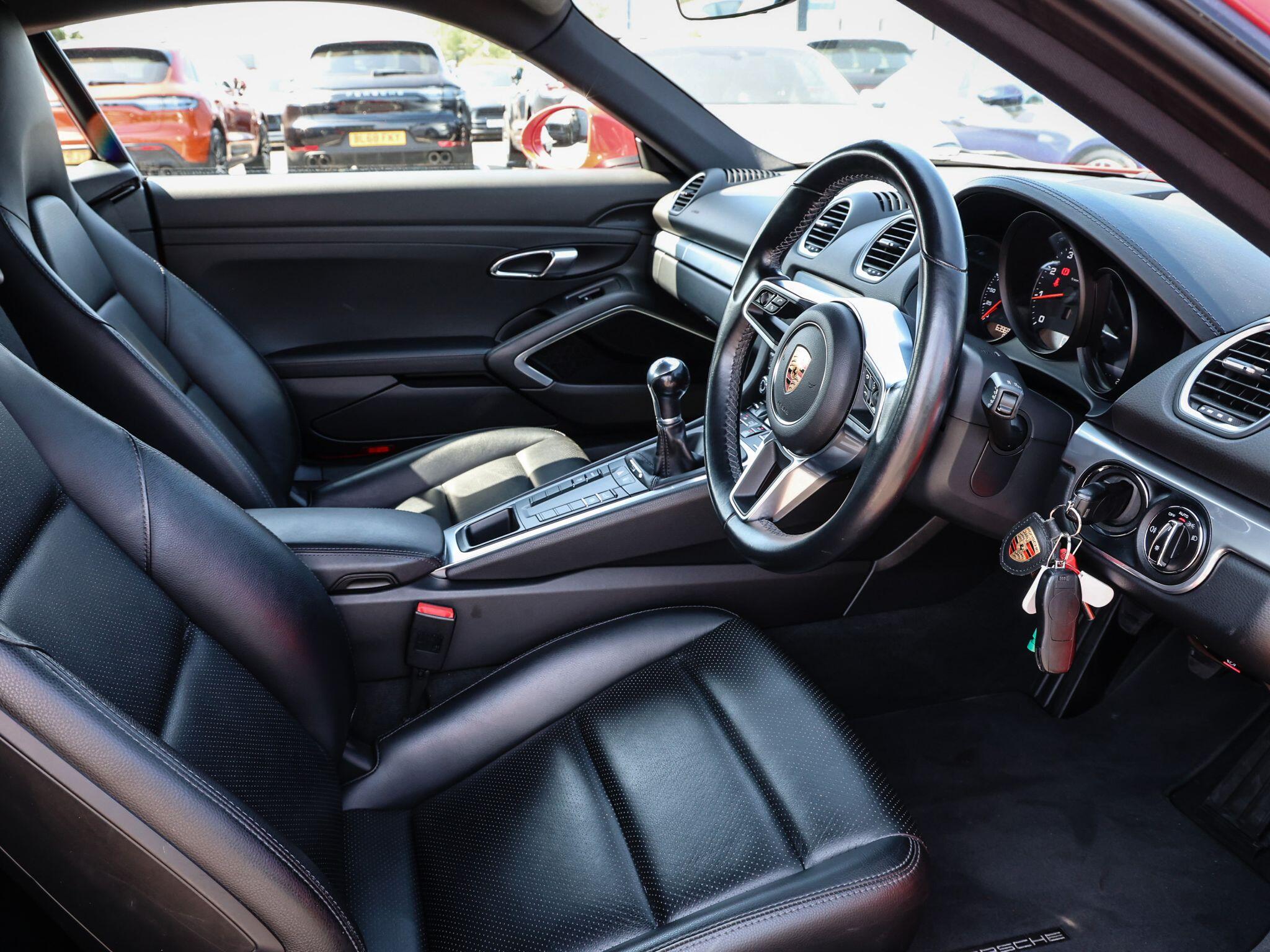 Porsche Cayman view 44