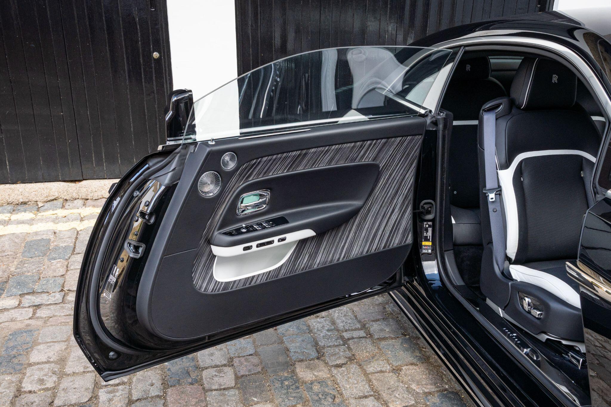 Rolls-Royce Spectre view 47