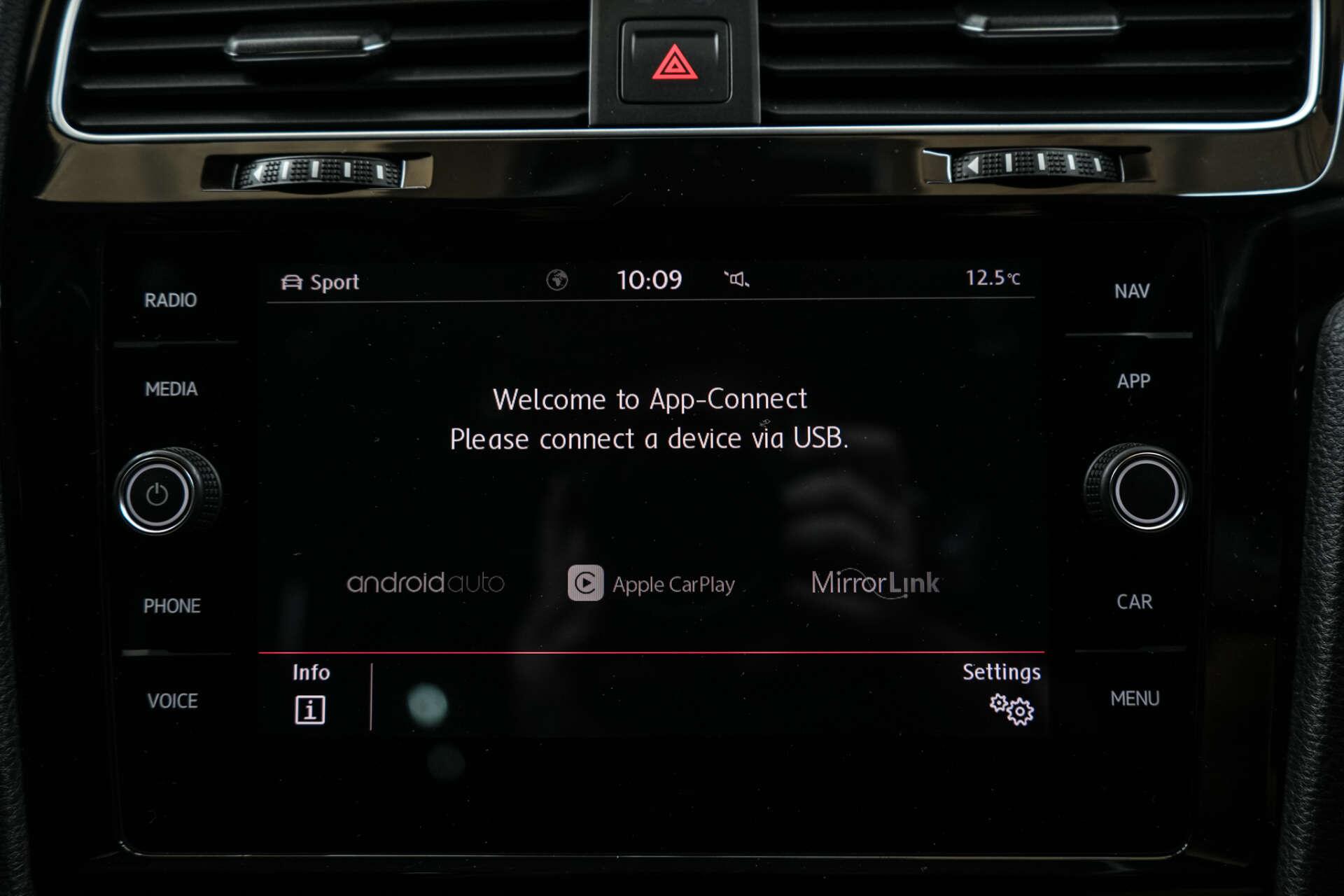 Volkswagen Golf view 31