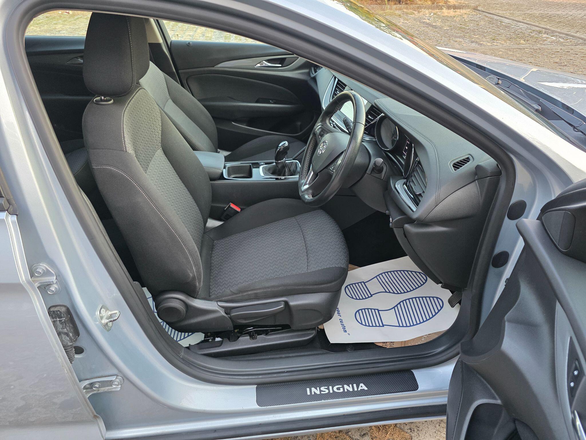Vauxhall Insignia view 16