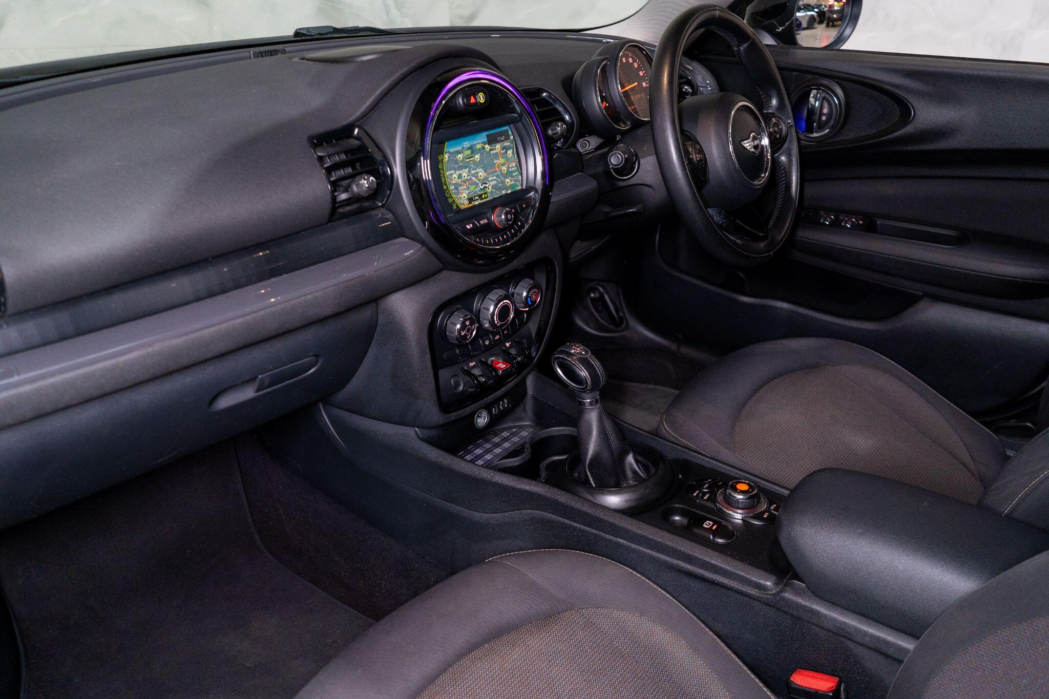Mini Clubman view 11