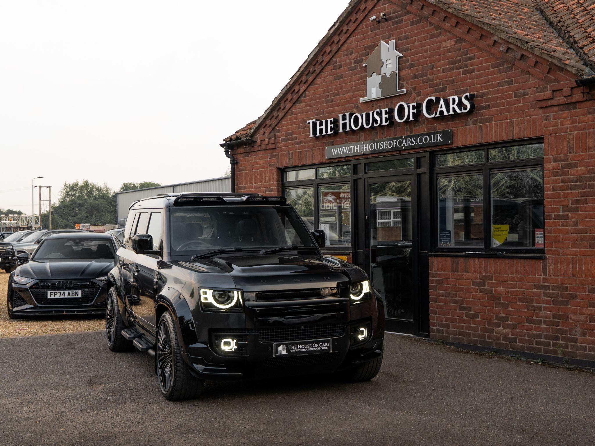 Land Rover Defender 110 view 7