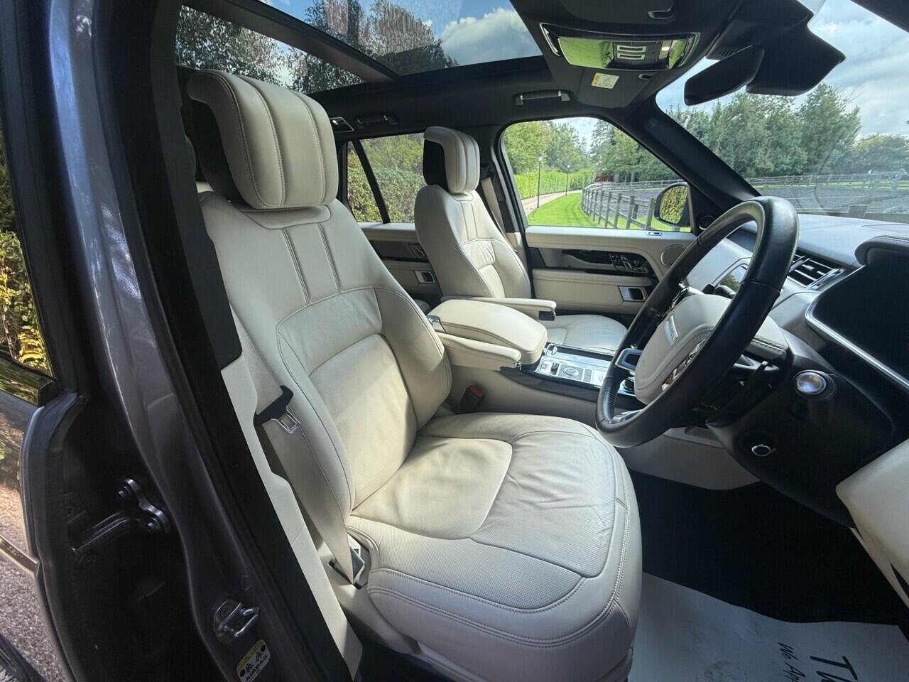 Land Rover Range Rover view 13