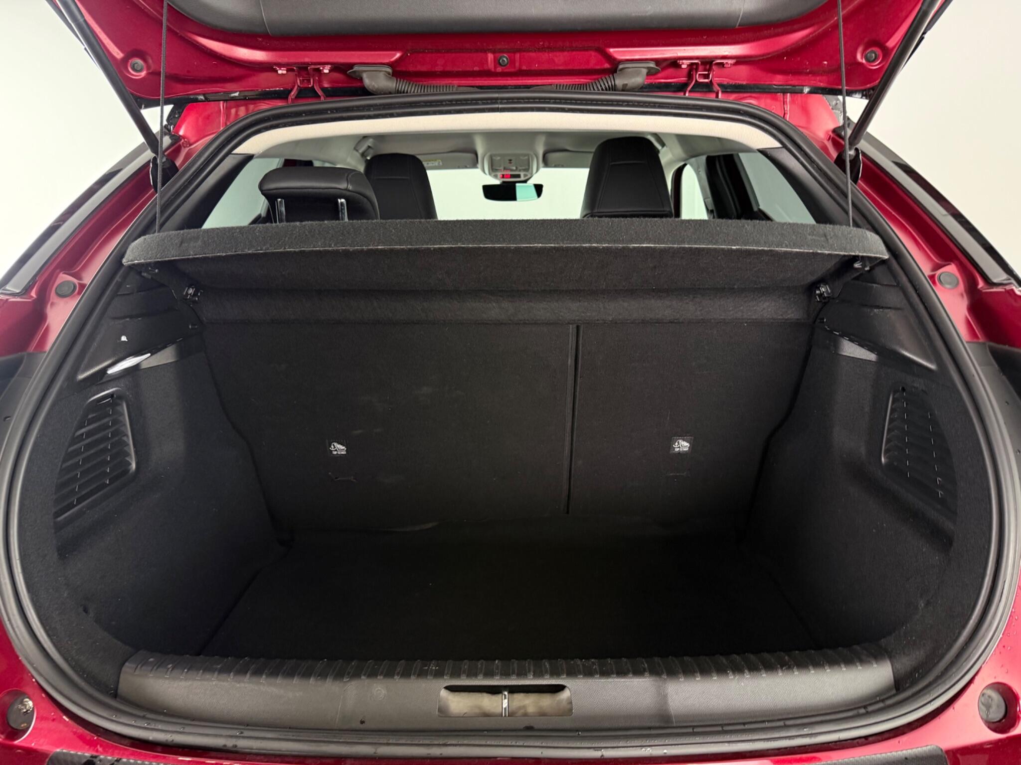 DS Automobiles DS 3 view 10