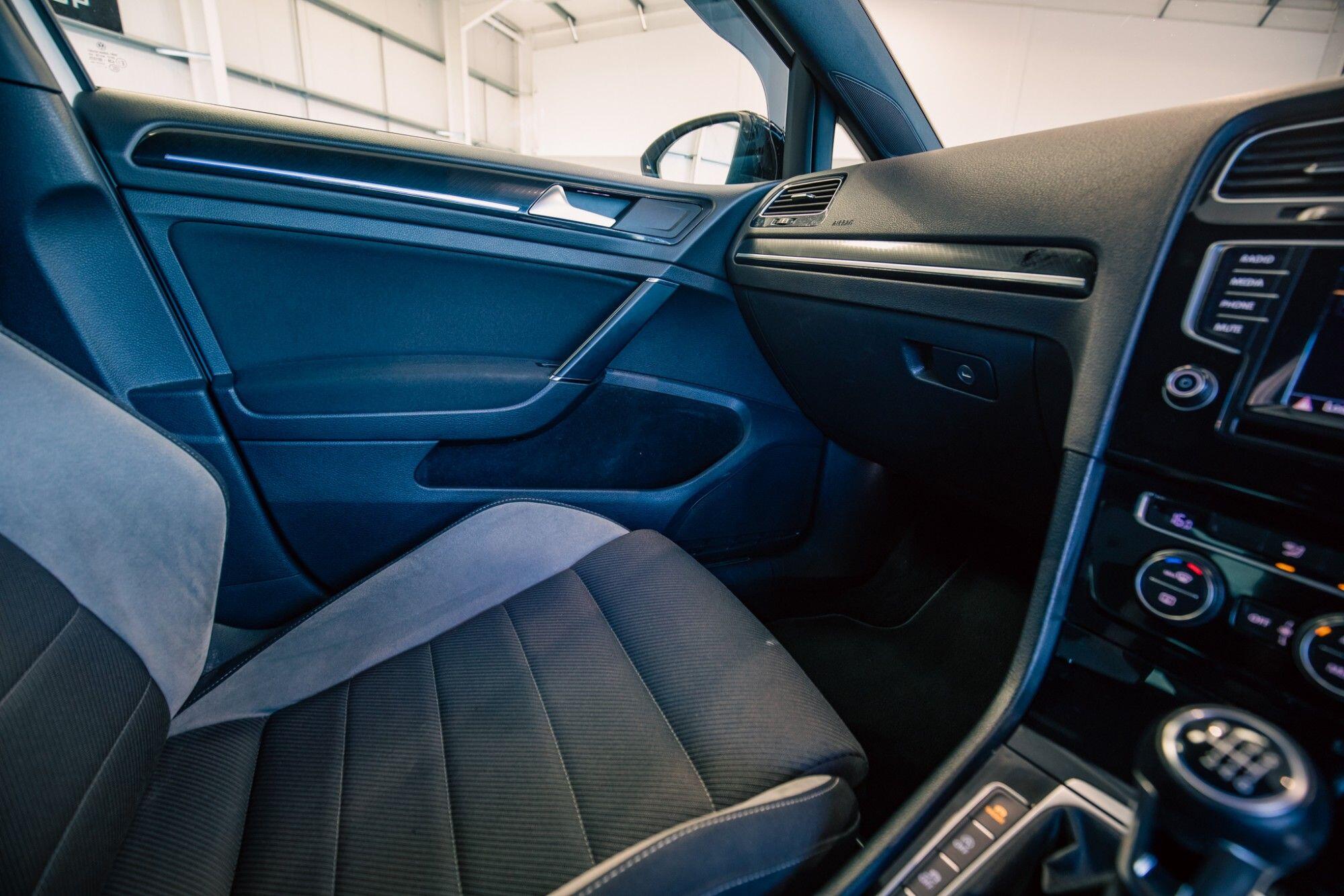 Volkswagen Golf view 20