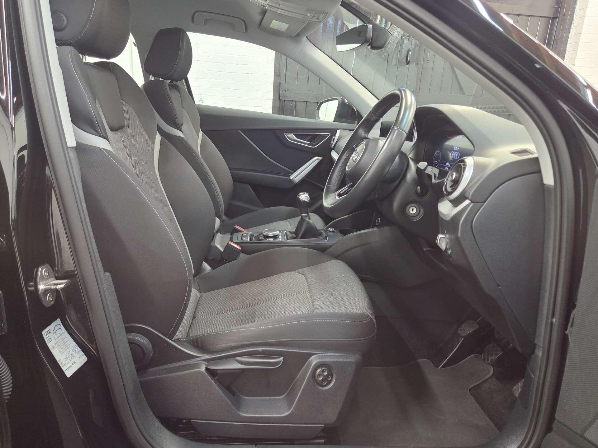 Audi Q2 view 8
