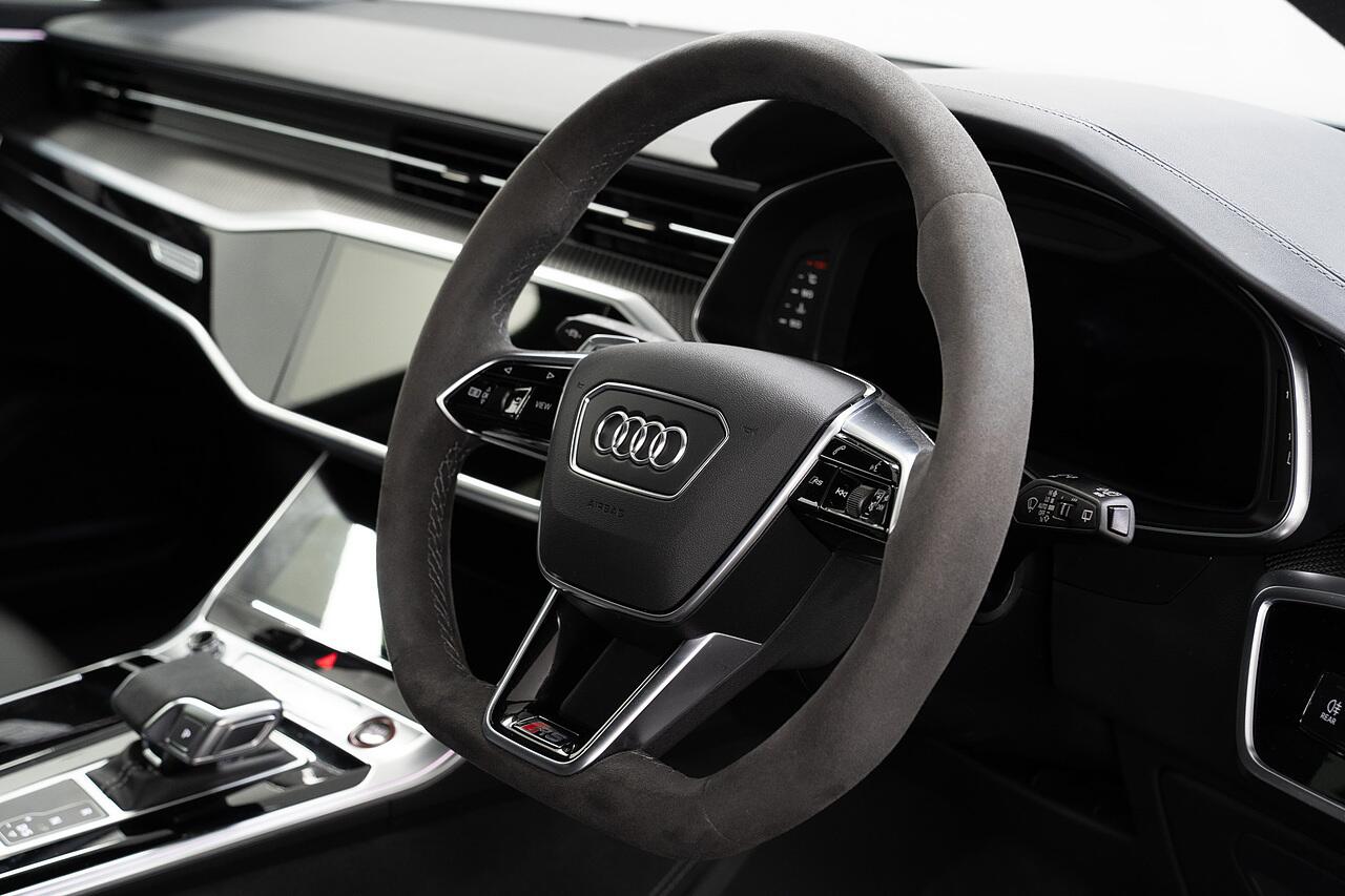 Audi RS6 view 6