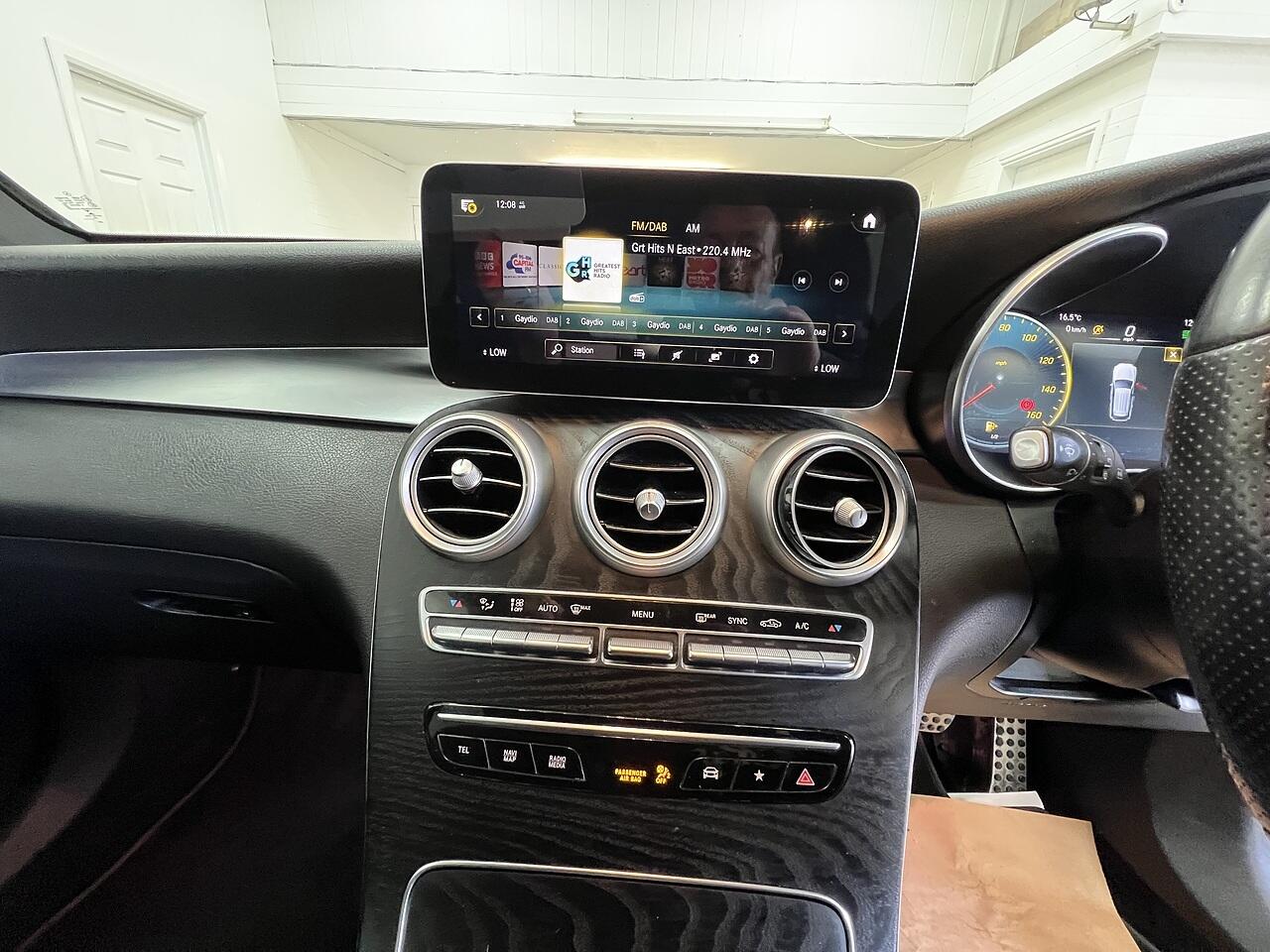 Mercedes-Benz GLC view 14