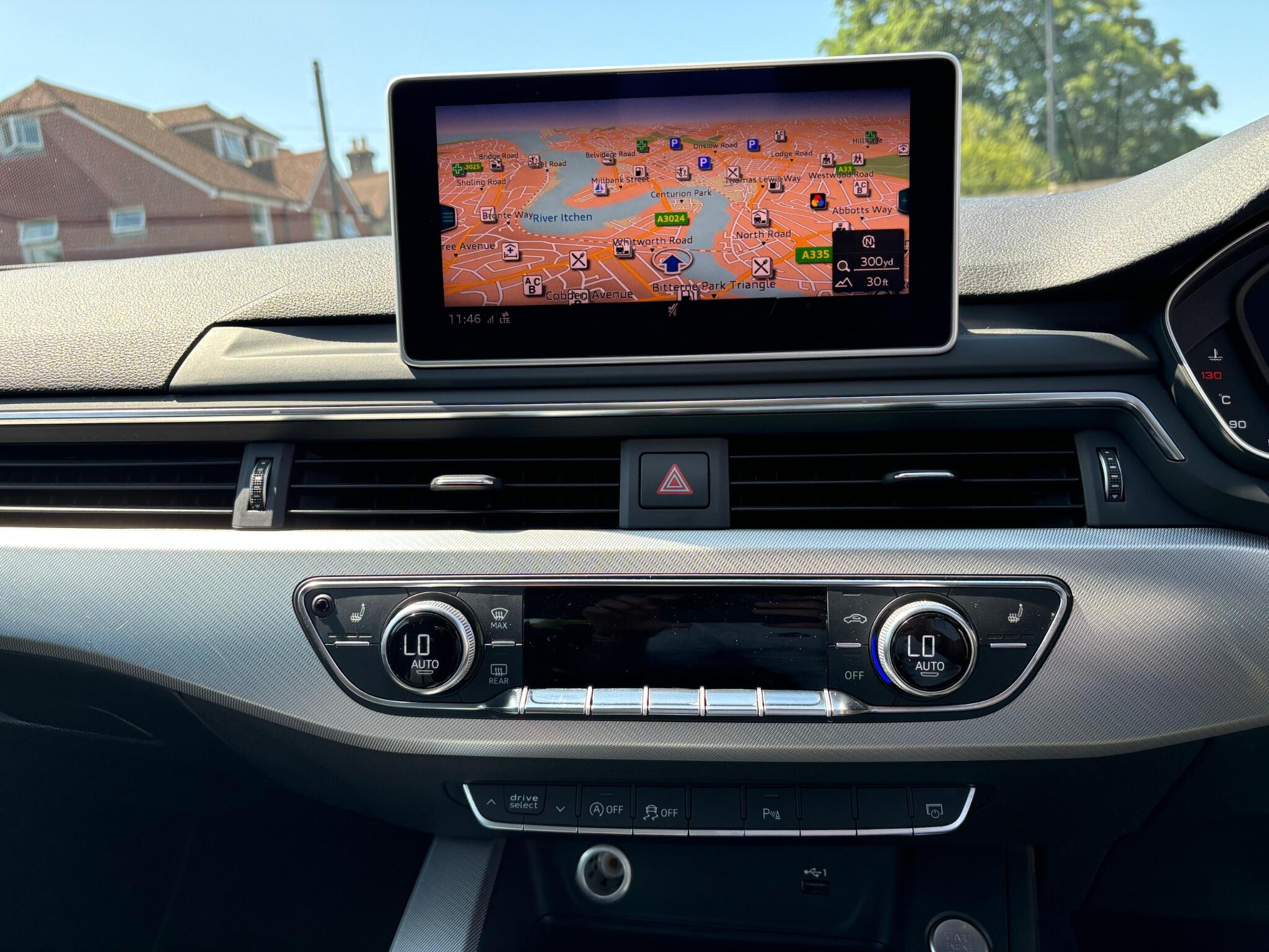 Audi A4 Avant view 12