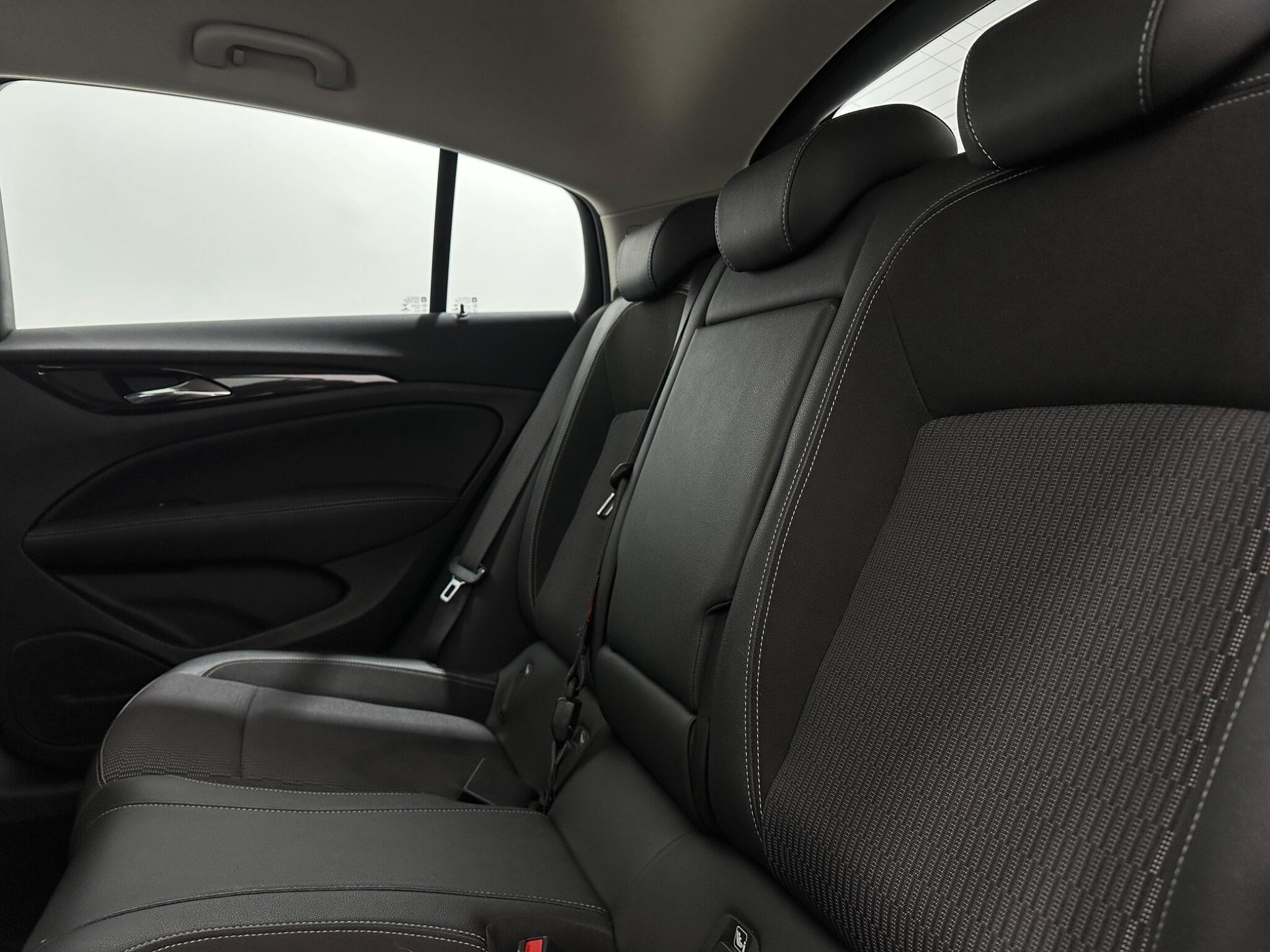 Vauxhall Insignia view 37