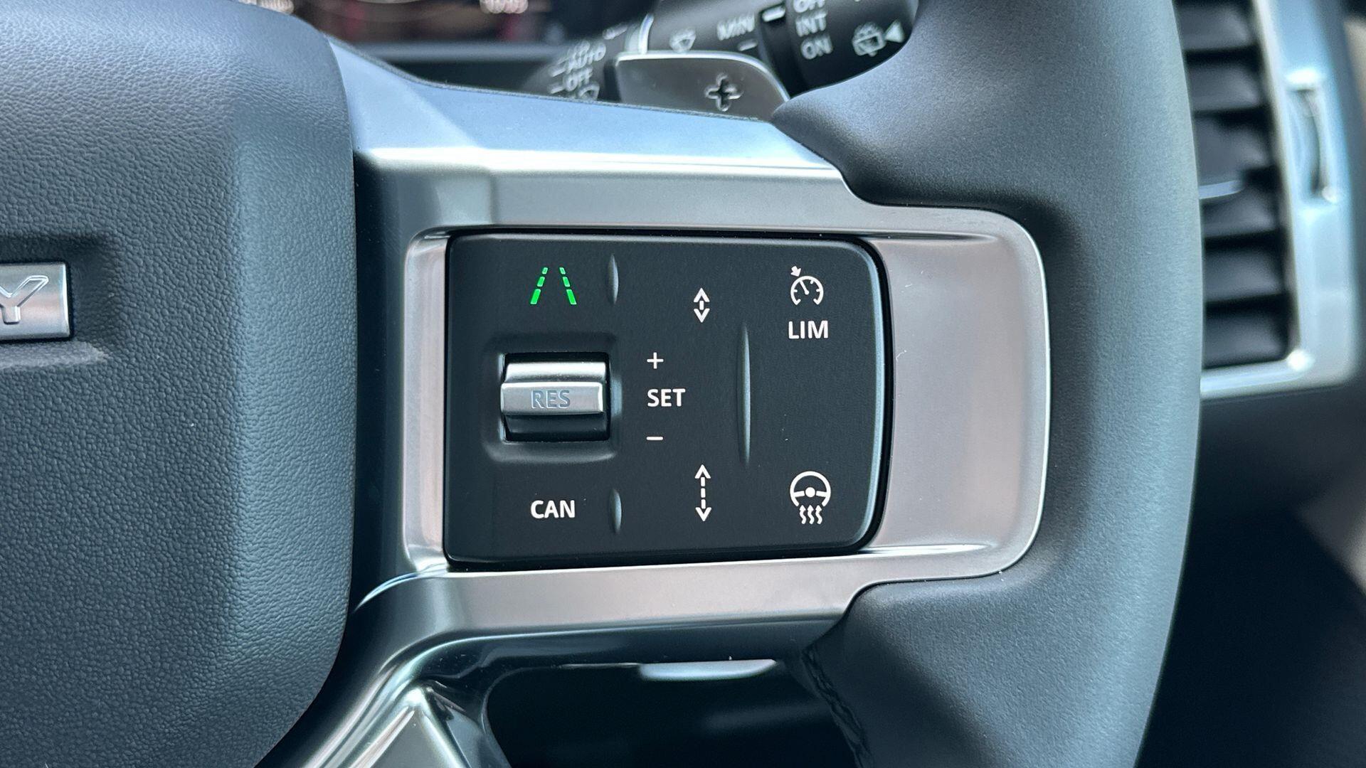 Land Rover Discovery view 16