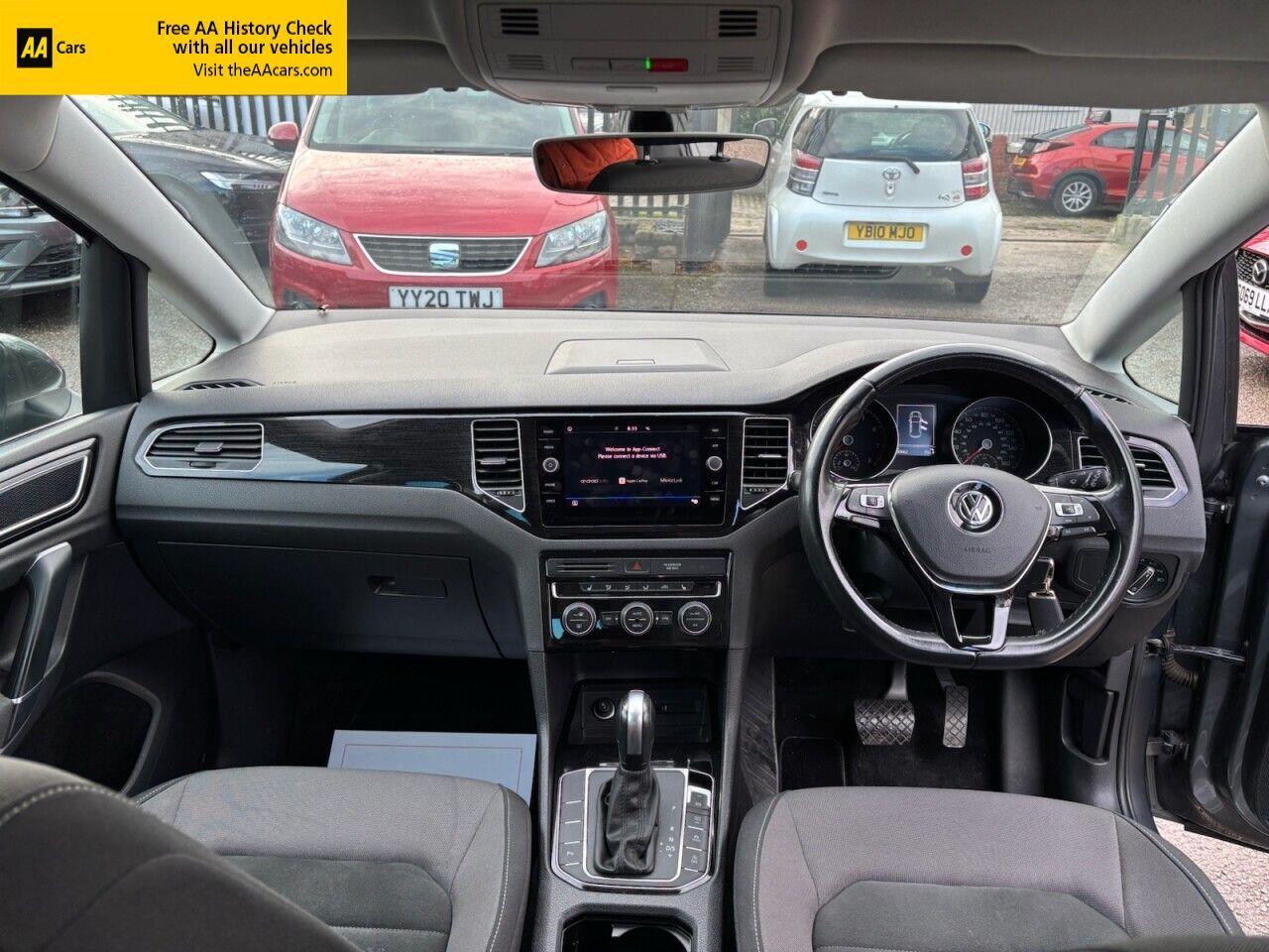 Volkswagen Golf SV view 9
