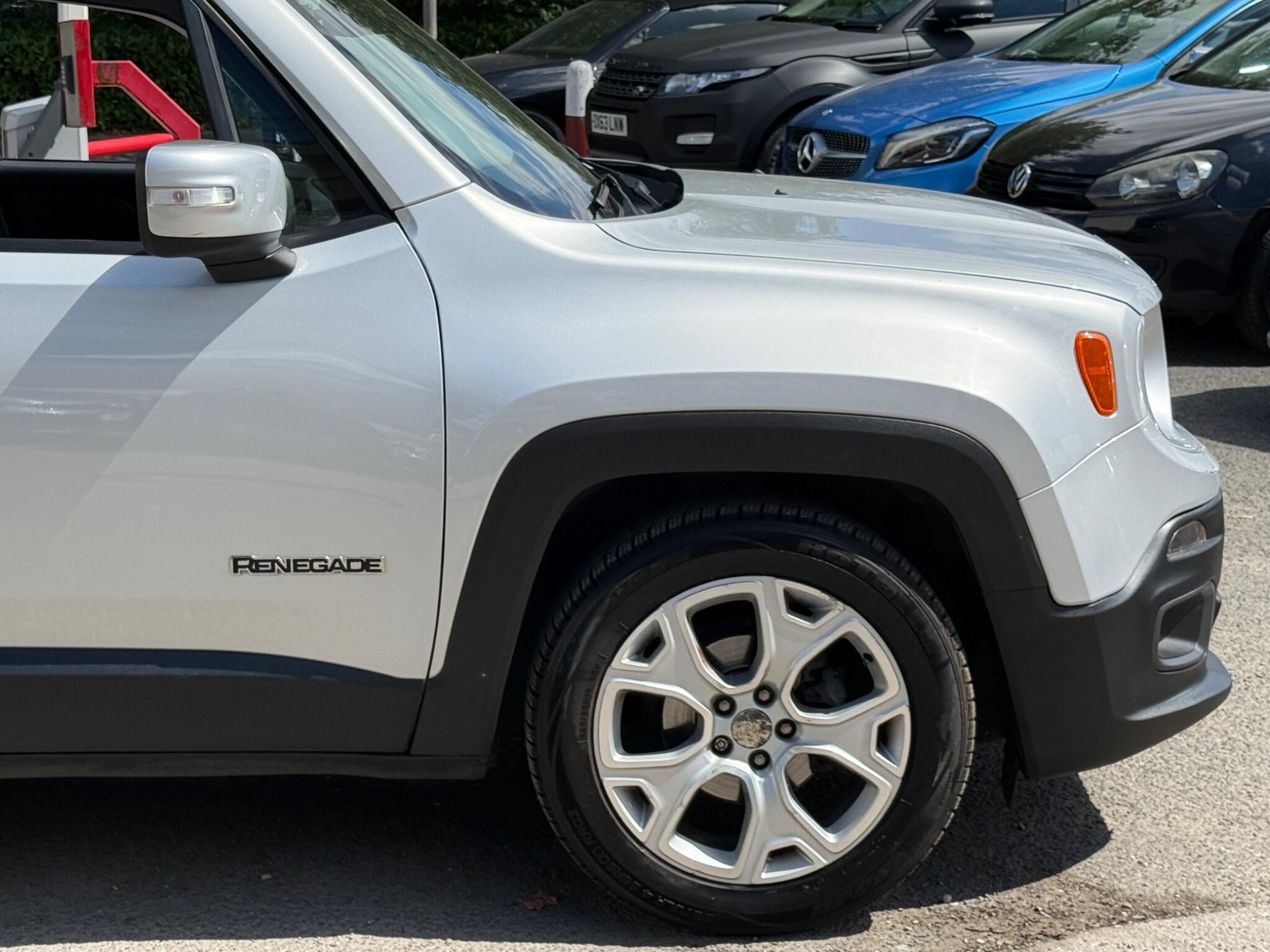Jeep Renegade - Image 20