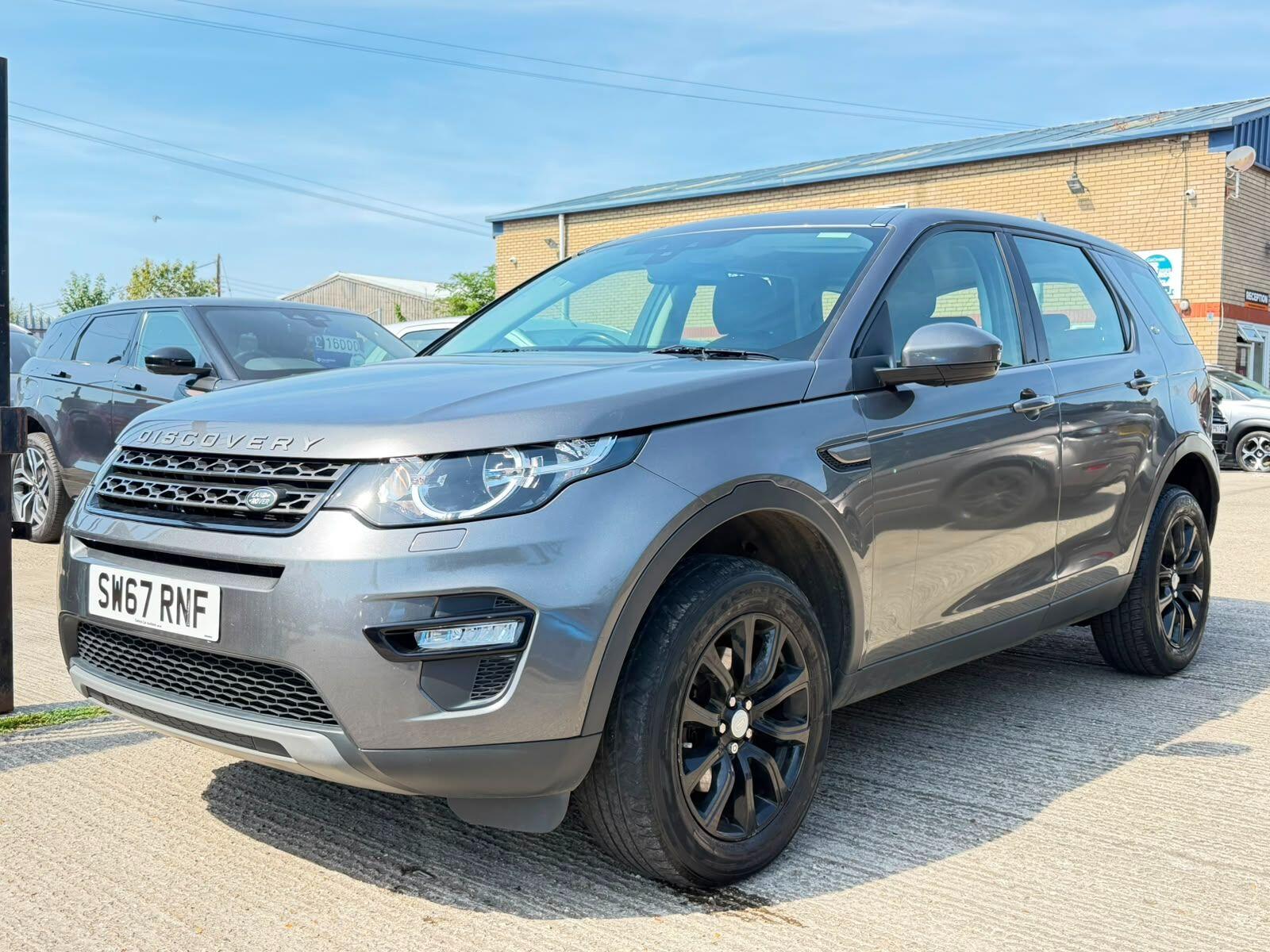 Land Rover Discovery Sport view 7