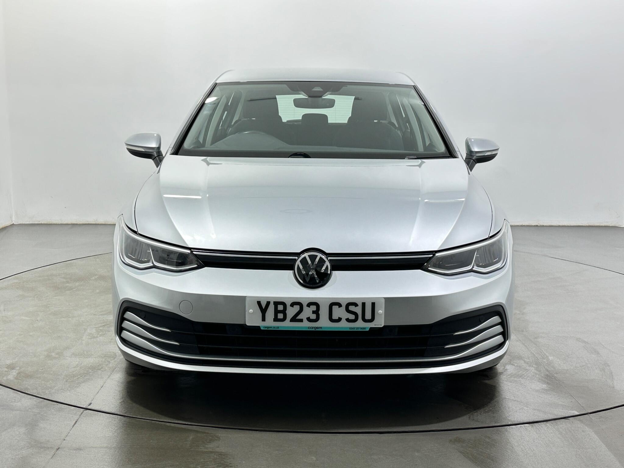 Volkswagen Golf view 3