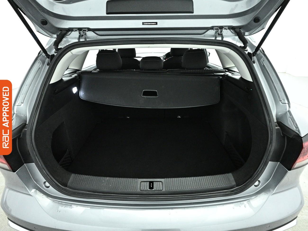 MG MG5 view 14