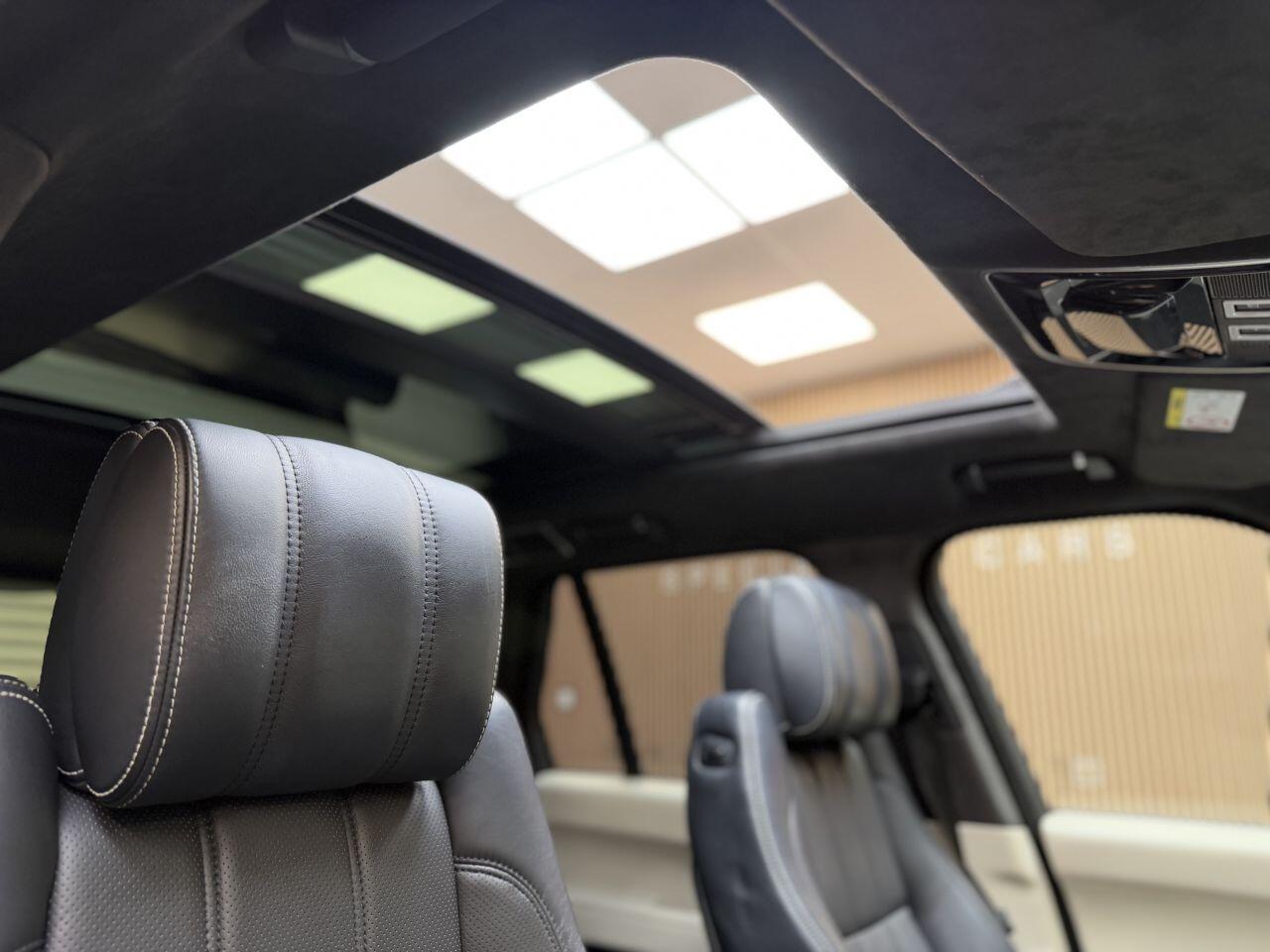 Land Rover Range Rover view 31