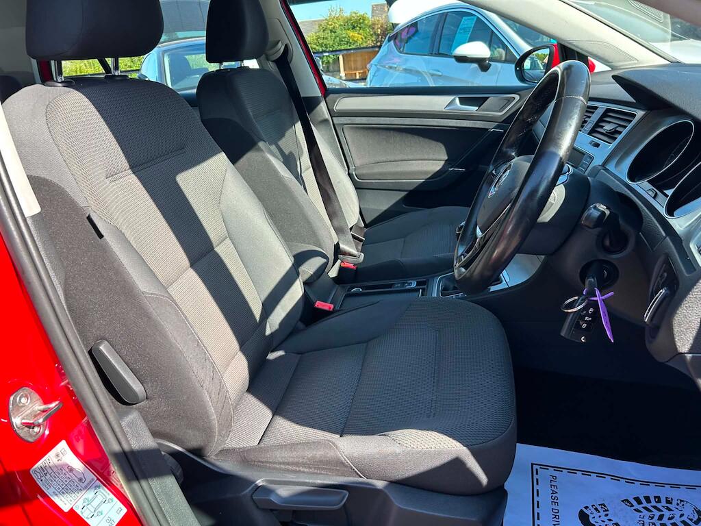 Volkswagen Golf view 11