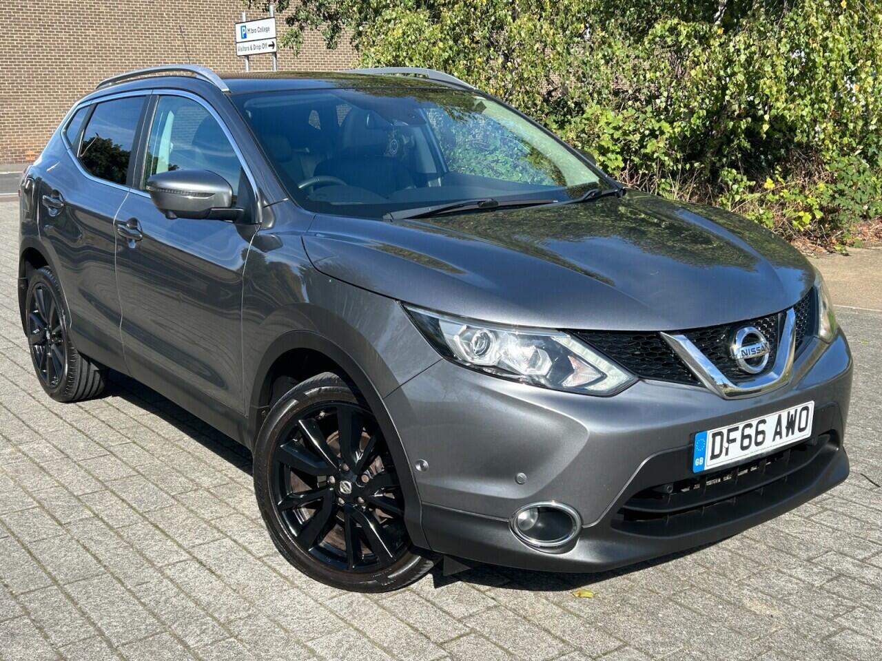 2016 Nissan Qashqai in Grey for sale