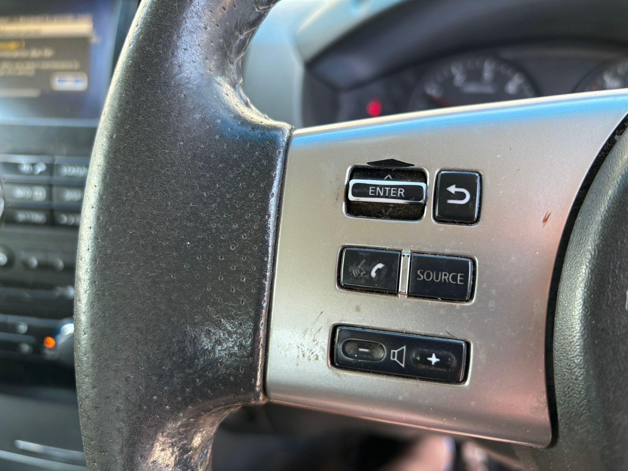 Nissan Navara view 4