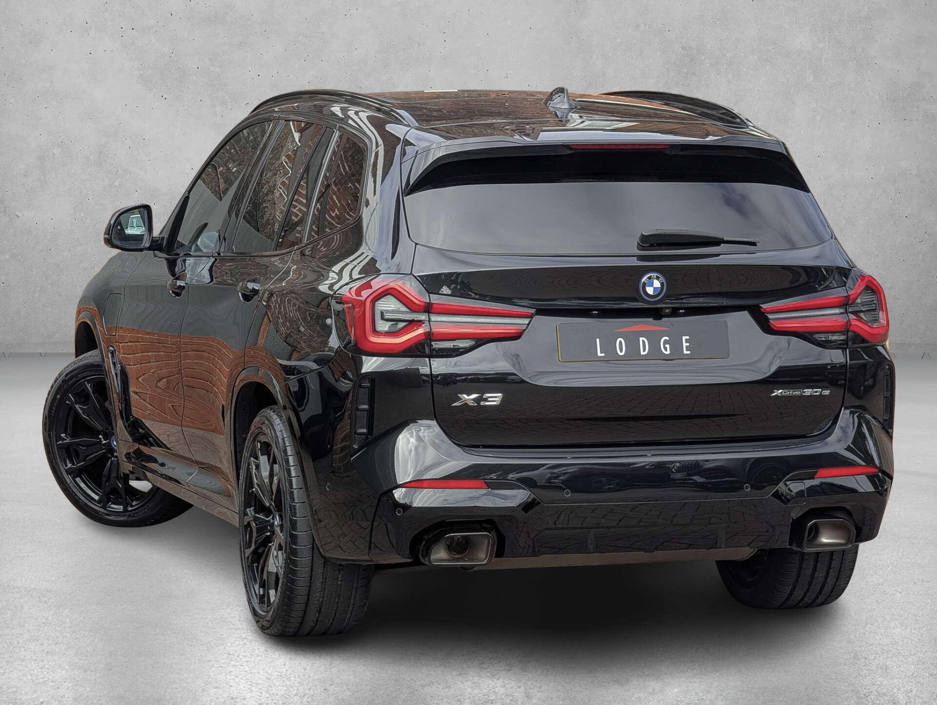 BMW X3 view 5