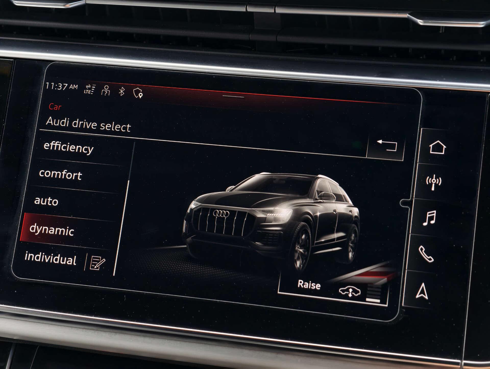 Audi Q8 view 55