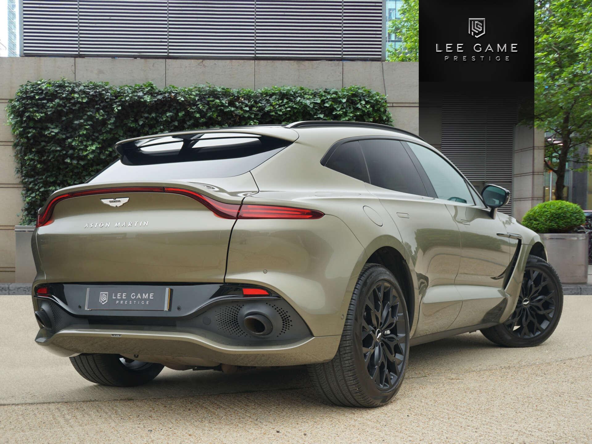 Aston Martin DBX view 35