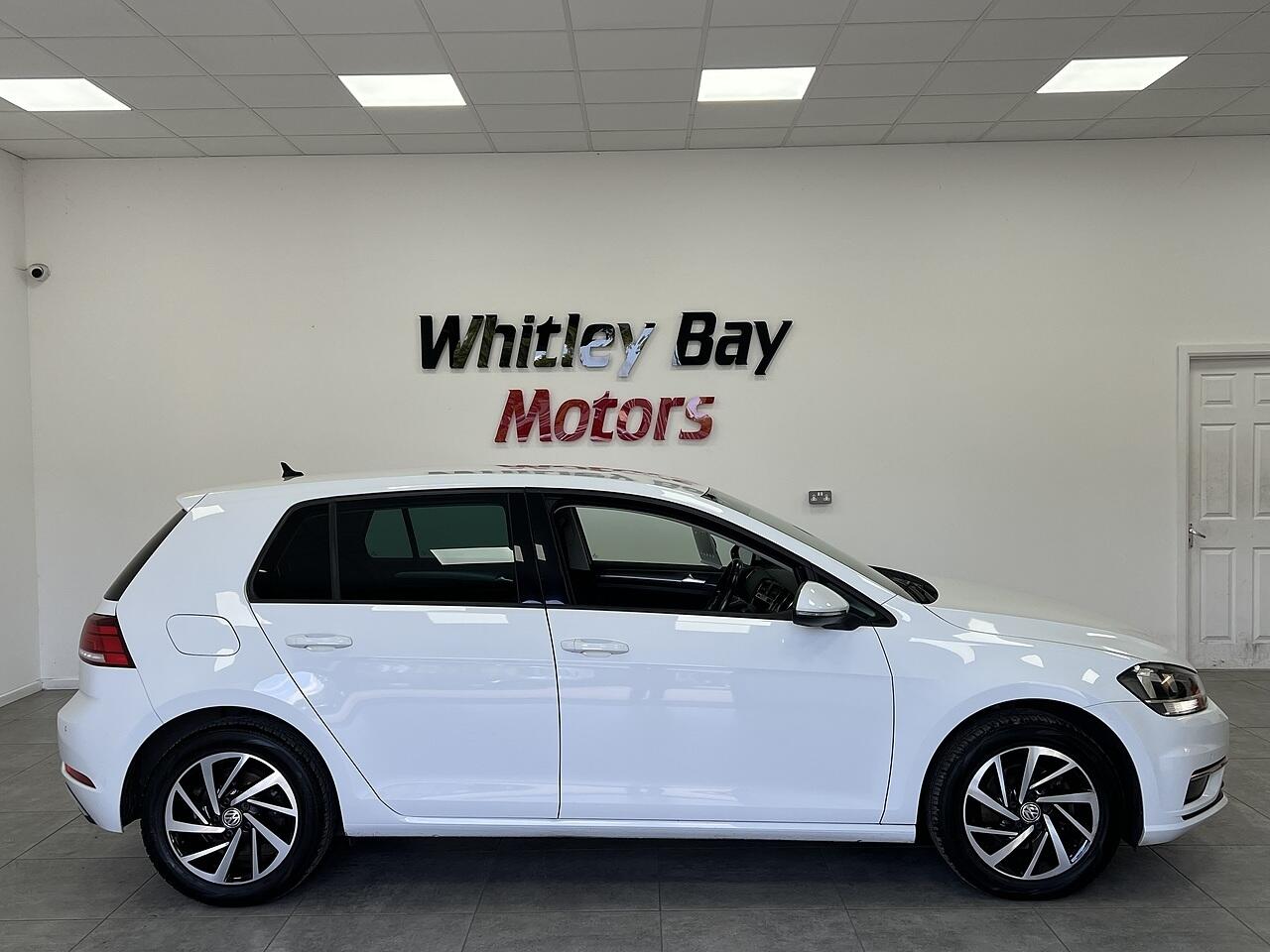 Volkswagen Golf view 2