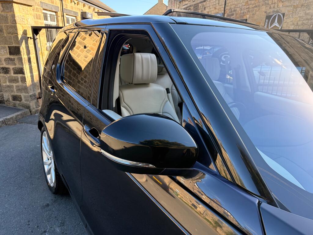 Land Rover Discovery view 22