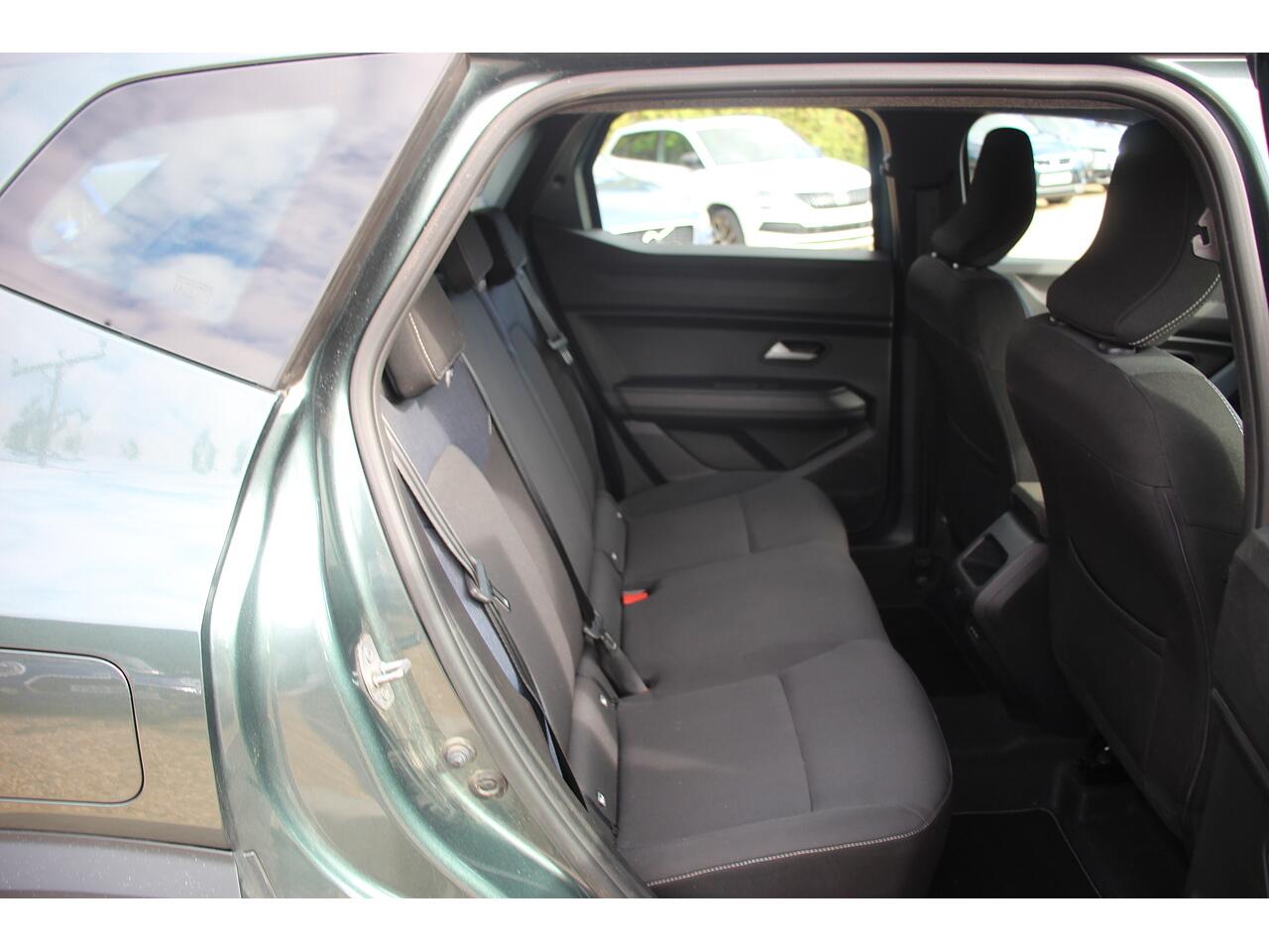Dacia Duster view 18