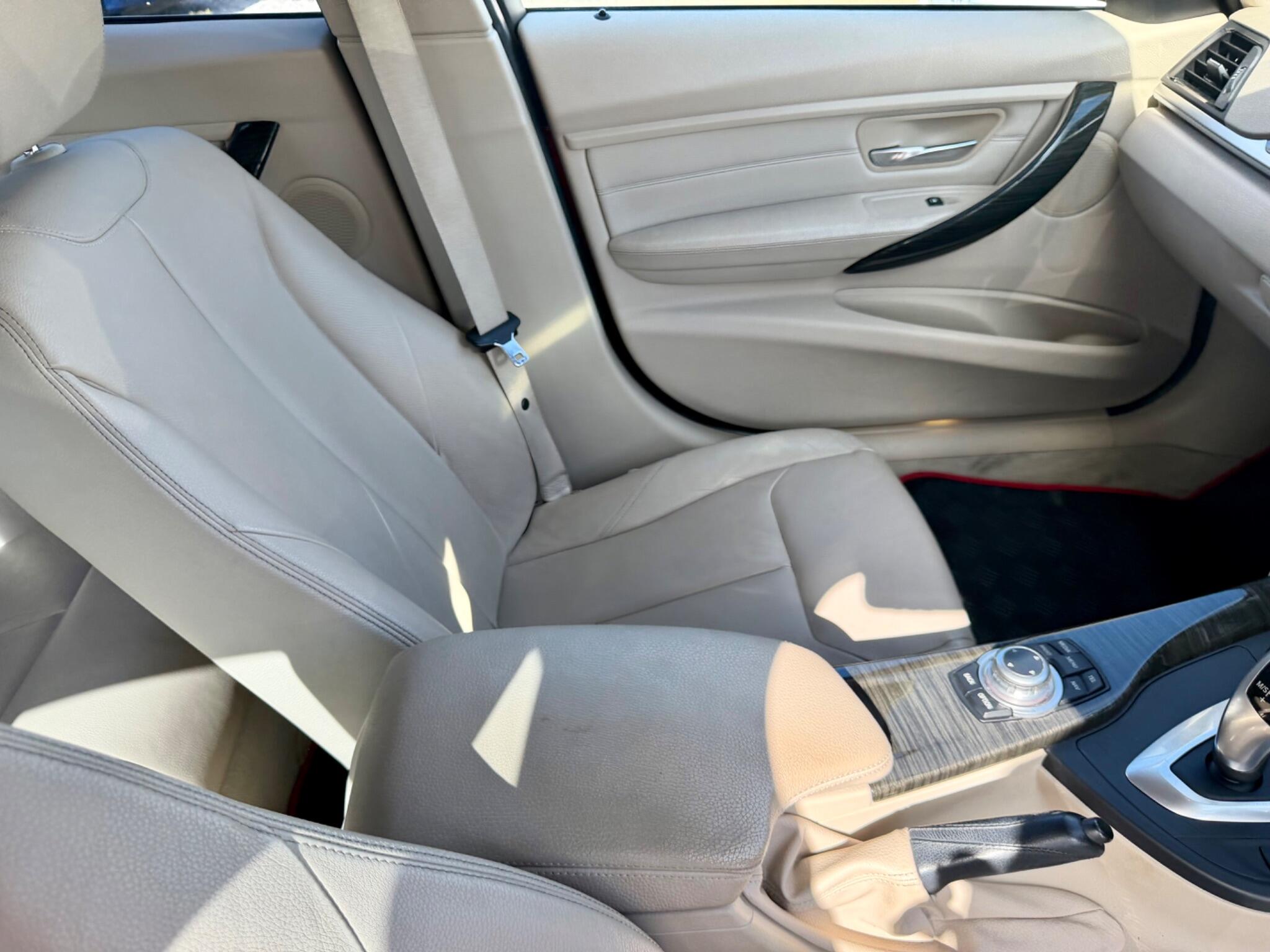 BMW 3 Series view 27