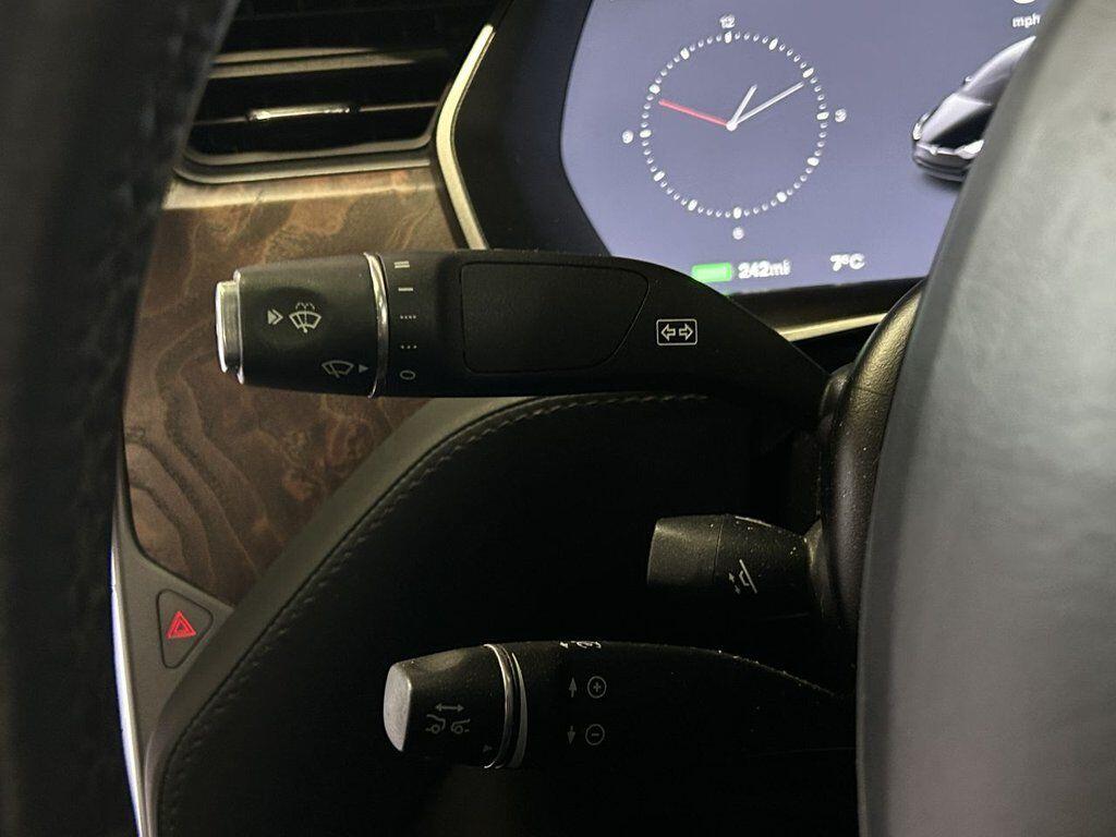Tesla Model X view 38