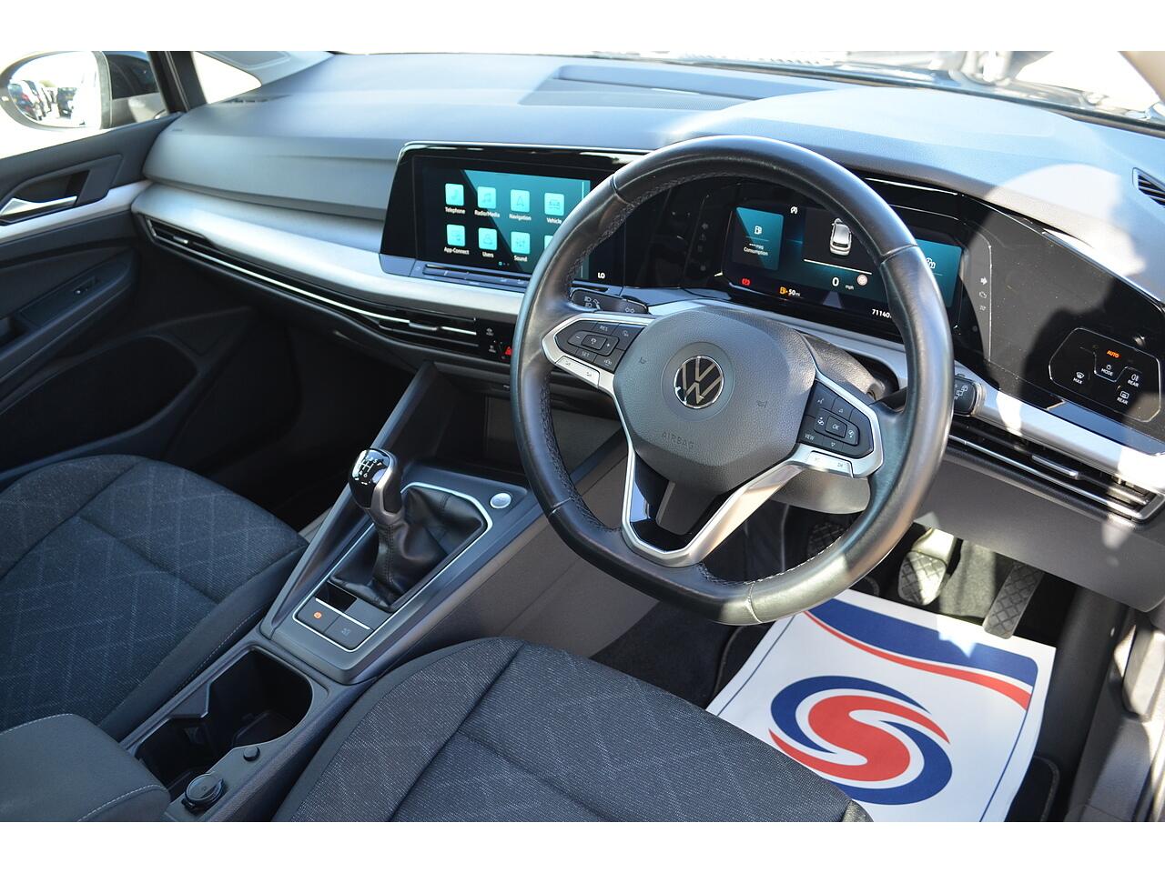 Volkswagen Golf view 2