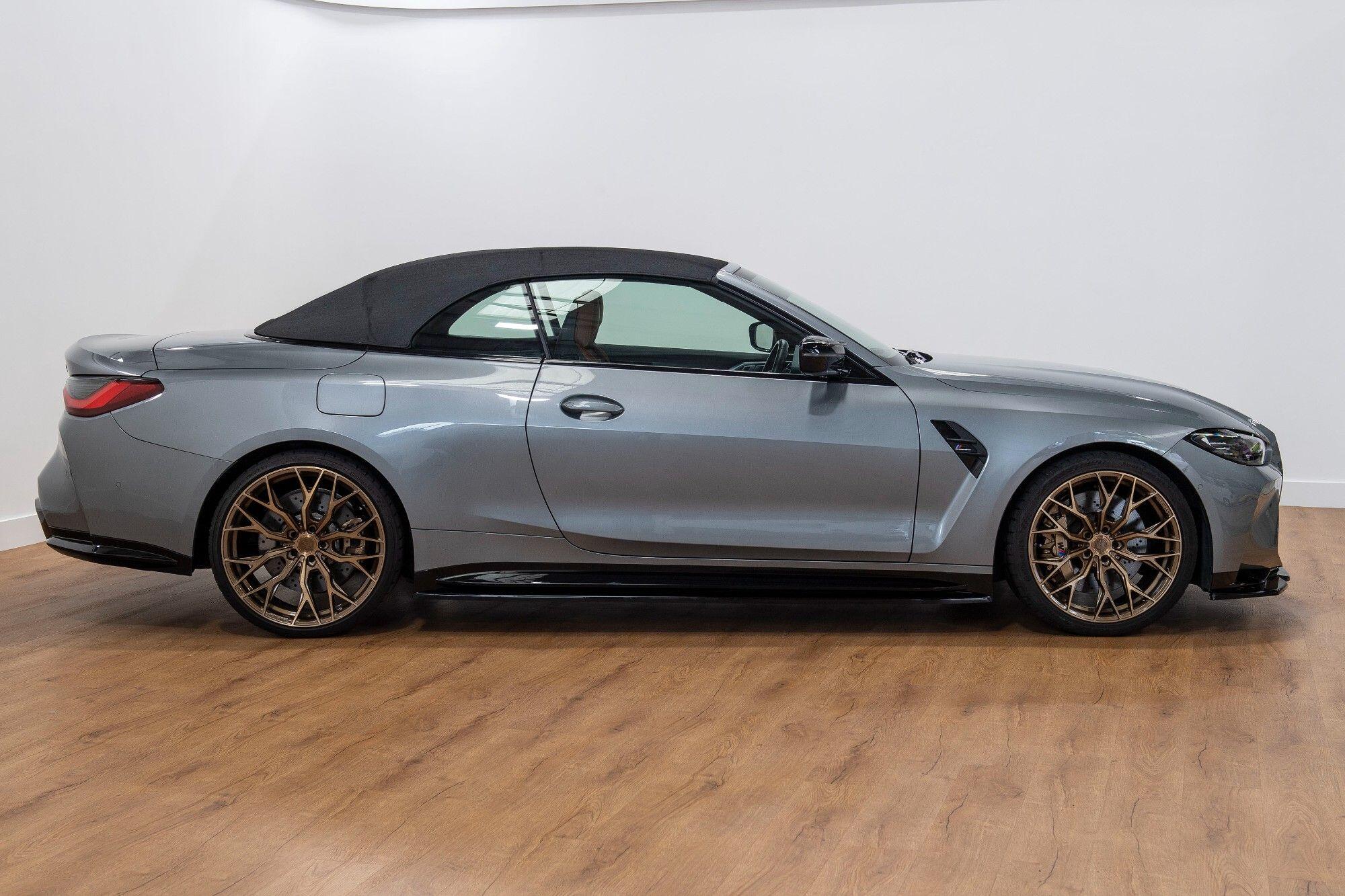 BMW M4 view 4