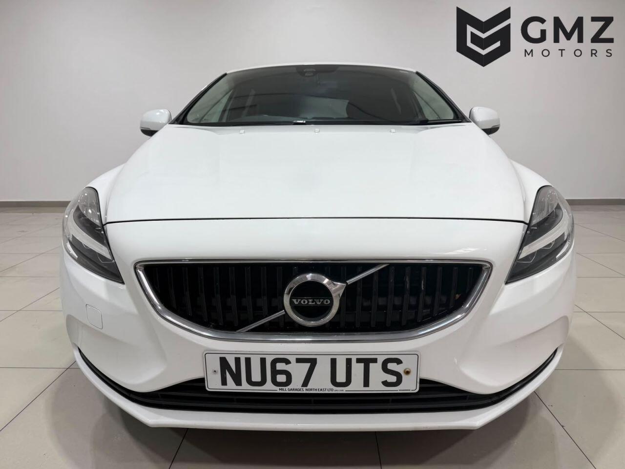 Volvo V40 view 2