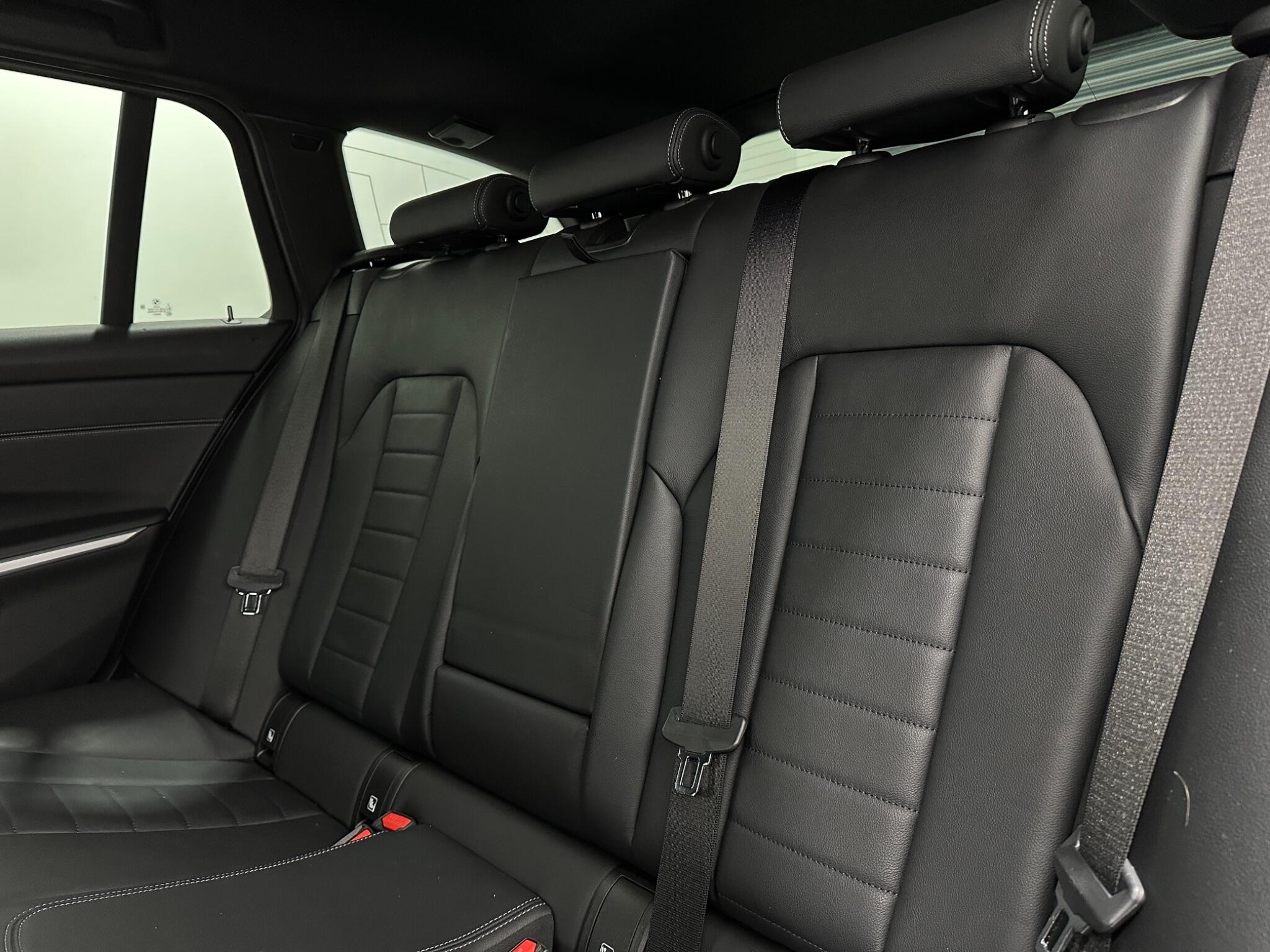 BMW 3 Series view 42