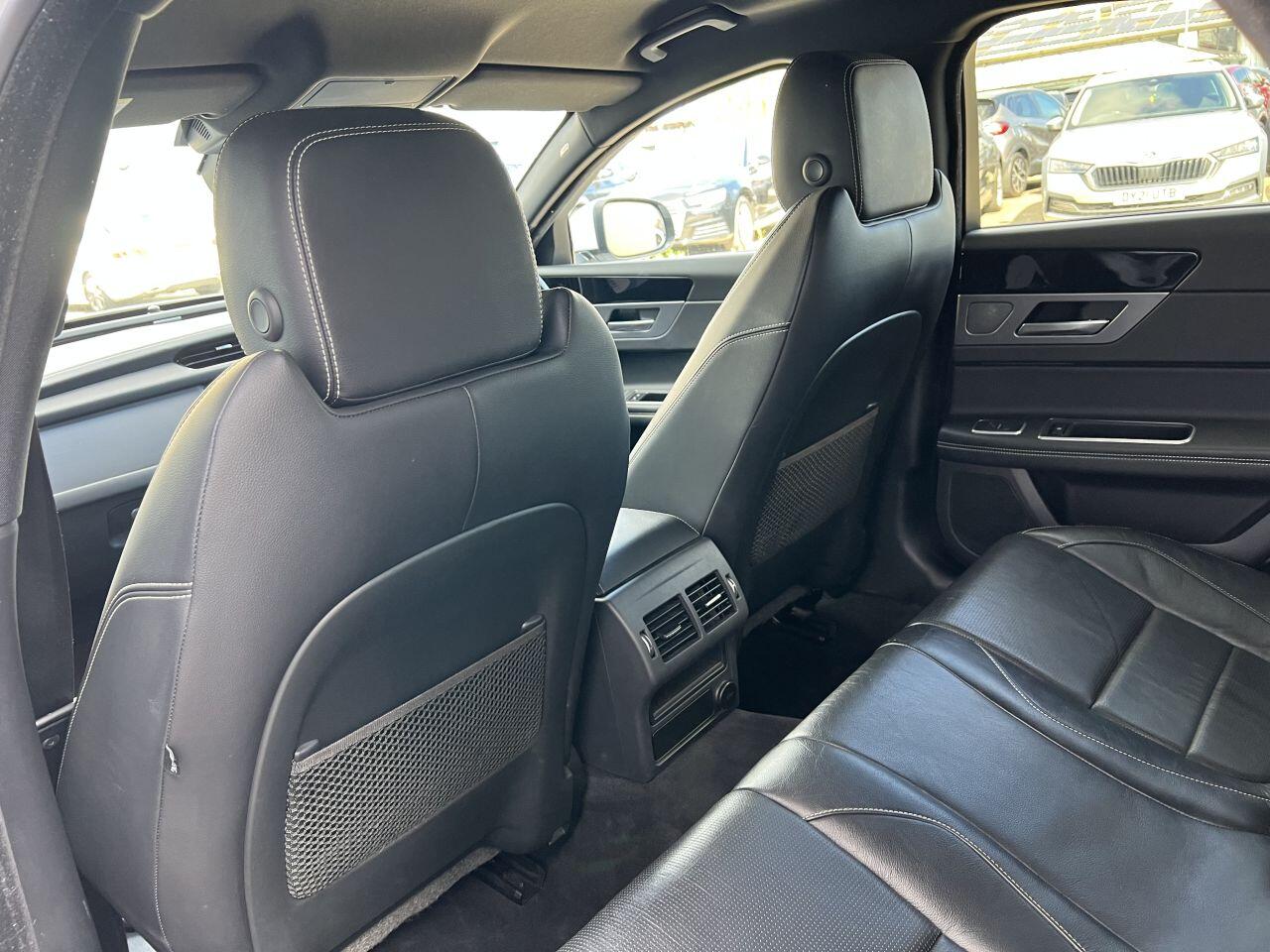 Jaguar XF view 27