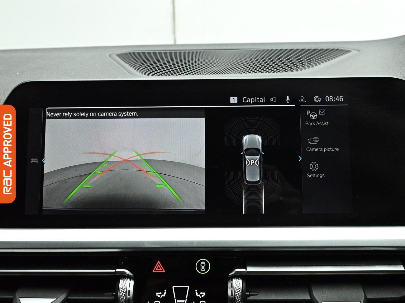 BMW 3 Series view 22