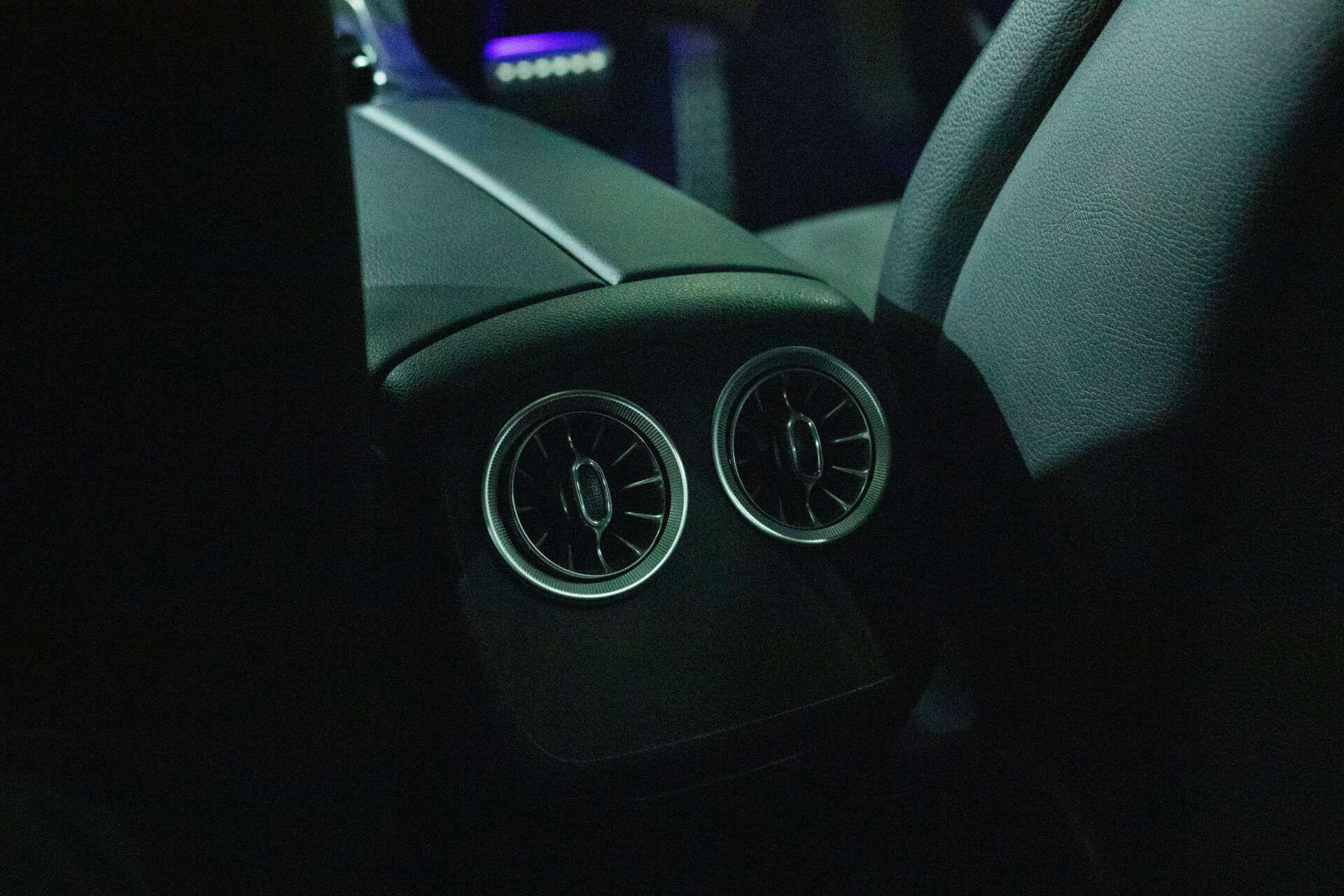 Mercedes-Benz E-Class view 22