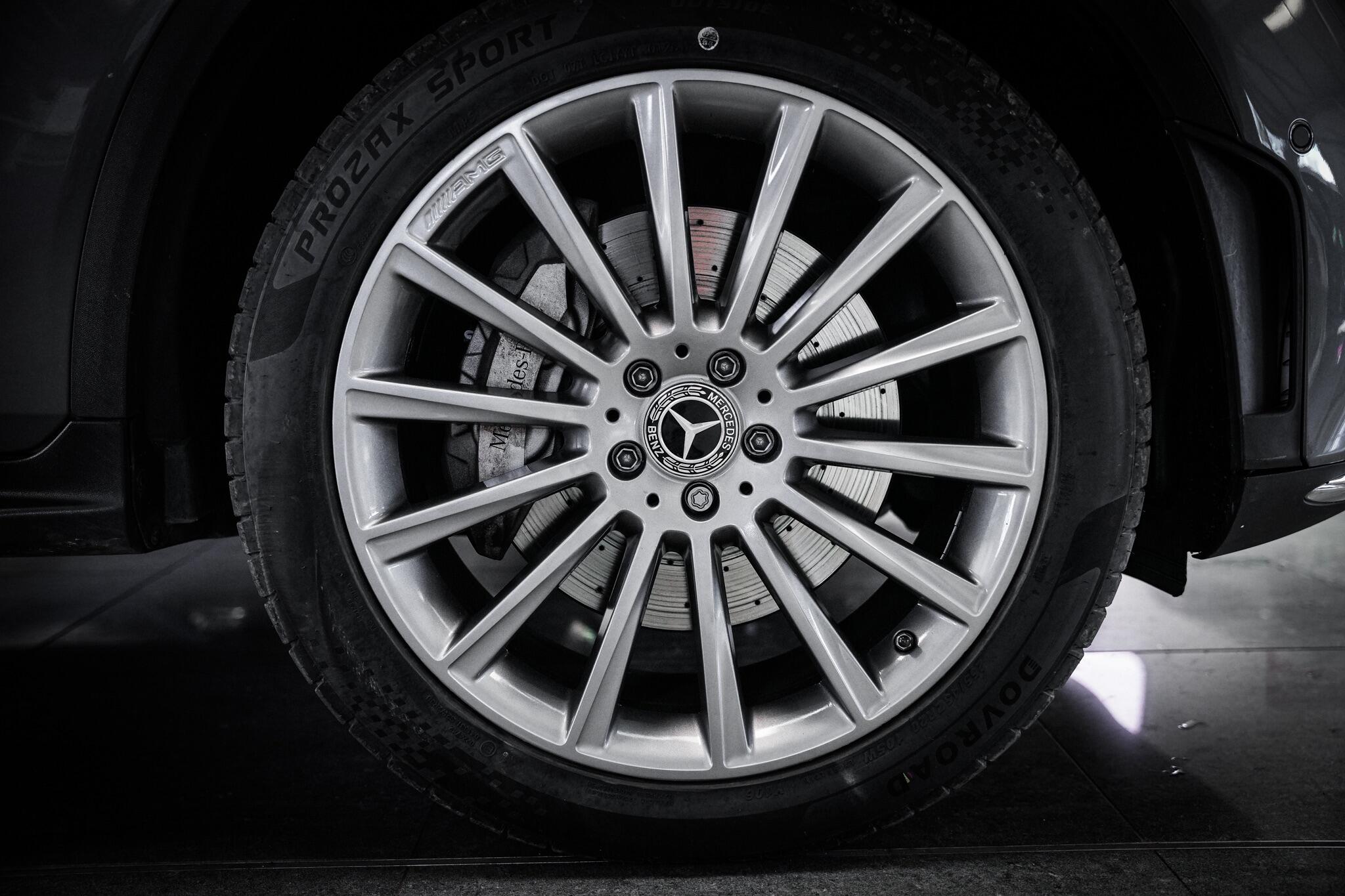 Mercedes-Benz GLC view 26